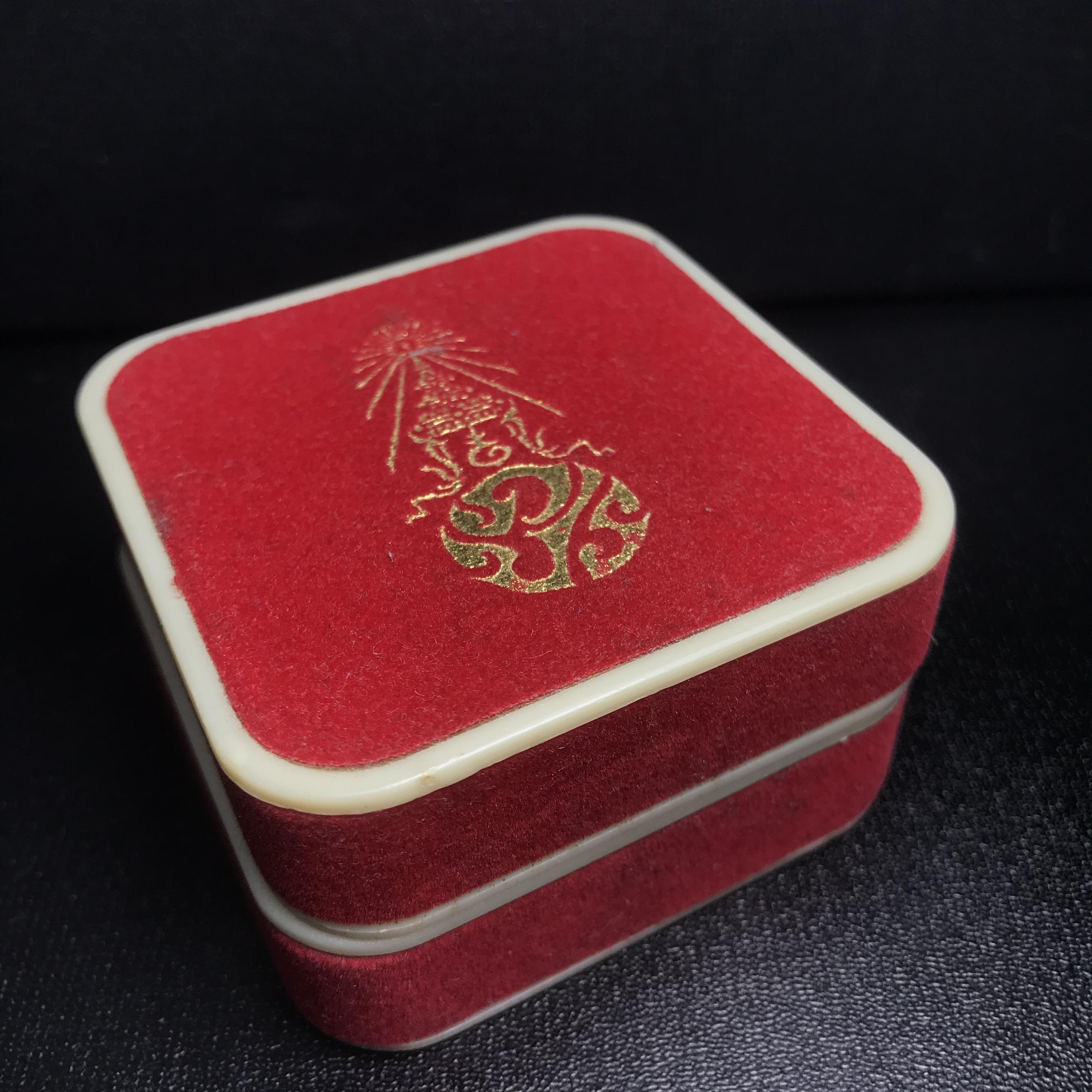 พระกริ่งพระพุทธชินสีห์ ภปร. (รุ่น2) เนื้อนวโลหะ กองทุนฟันเทียมพระราชทาน ในวโรกาสมหามงคล 80 พรรษา ปี 2550 (1 ใน 6499 องค์)