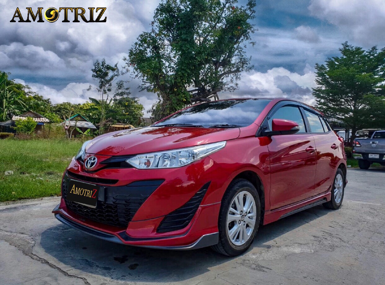 Toyota Yaris ATIV hatchback and sedan bodykits by Amotriz