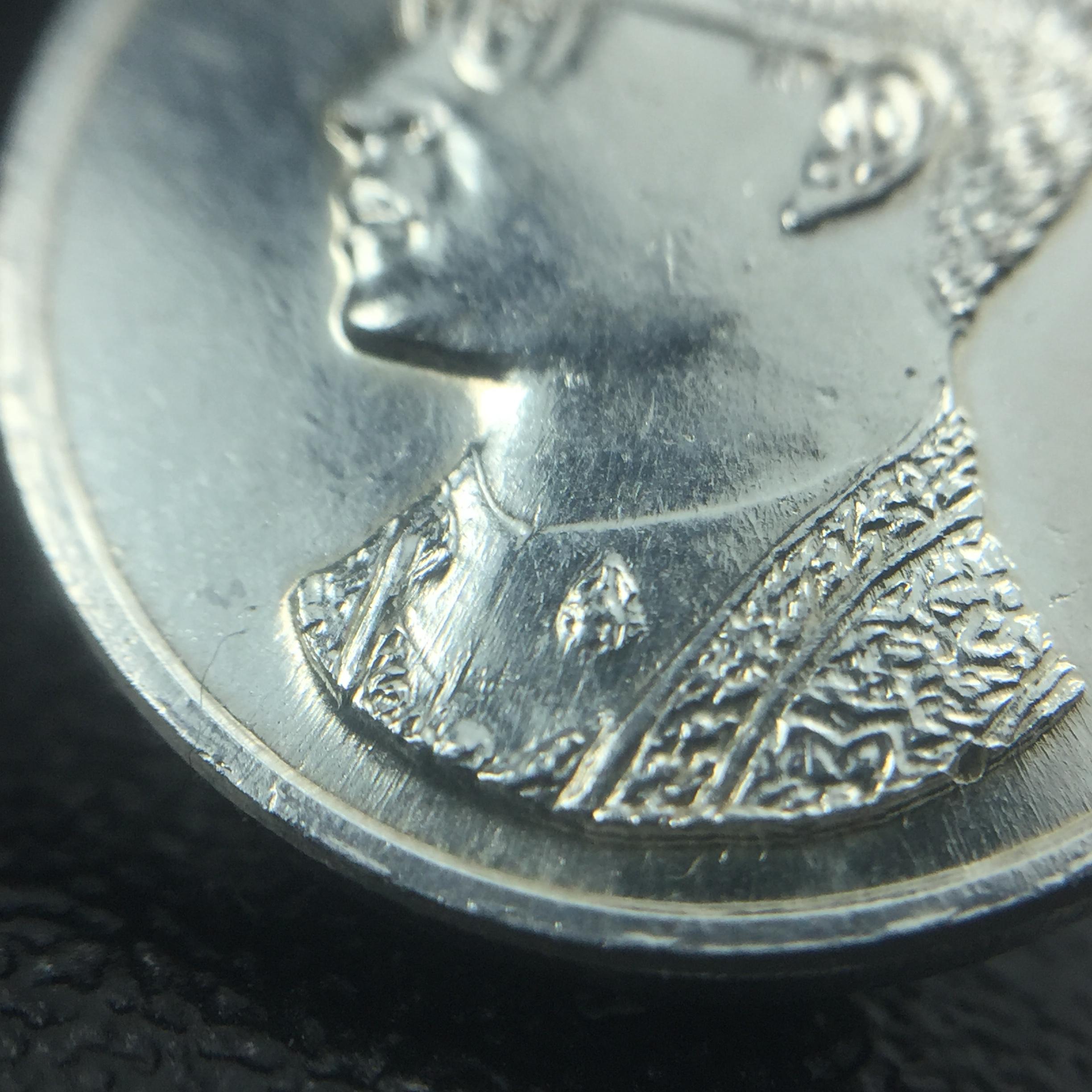 เหรียญพระบรมรูปคุ้มเกล้า รพ.ภูมิพล ปี2522 เนื้อเงิน พิมพ์เล็ก คัดสภาพสวยพร้อมซองบรรจุเดิม(ในหลวงรัชกาลที่9 ทรงจุดไฟพระฤกษ์และเททอง พิธีใหญ่)ยอดนิยมหายาก