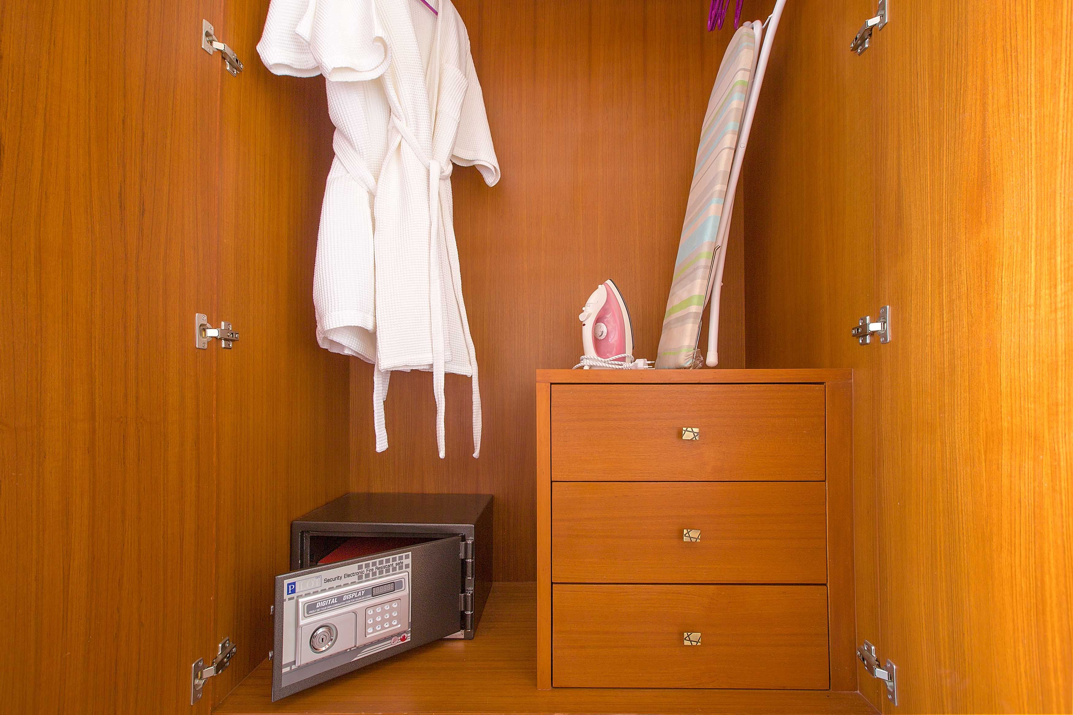 For Rent : Rawai VIP Luxury Villa 2 Bedrooms 2 Bathroom, Walk distance to the beach