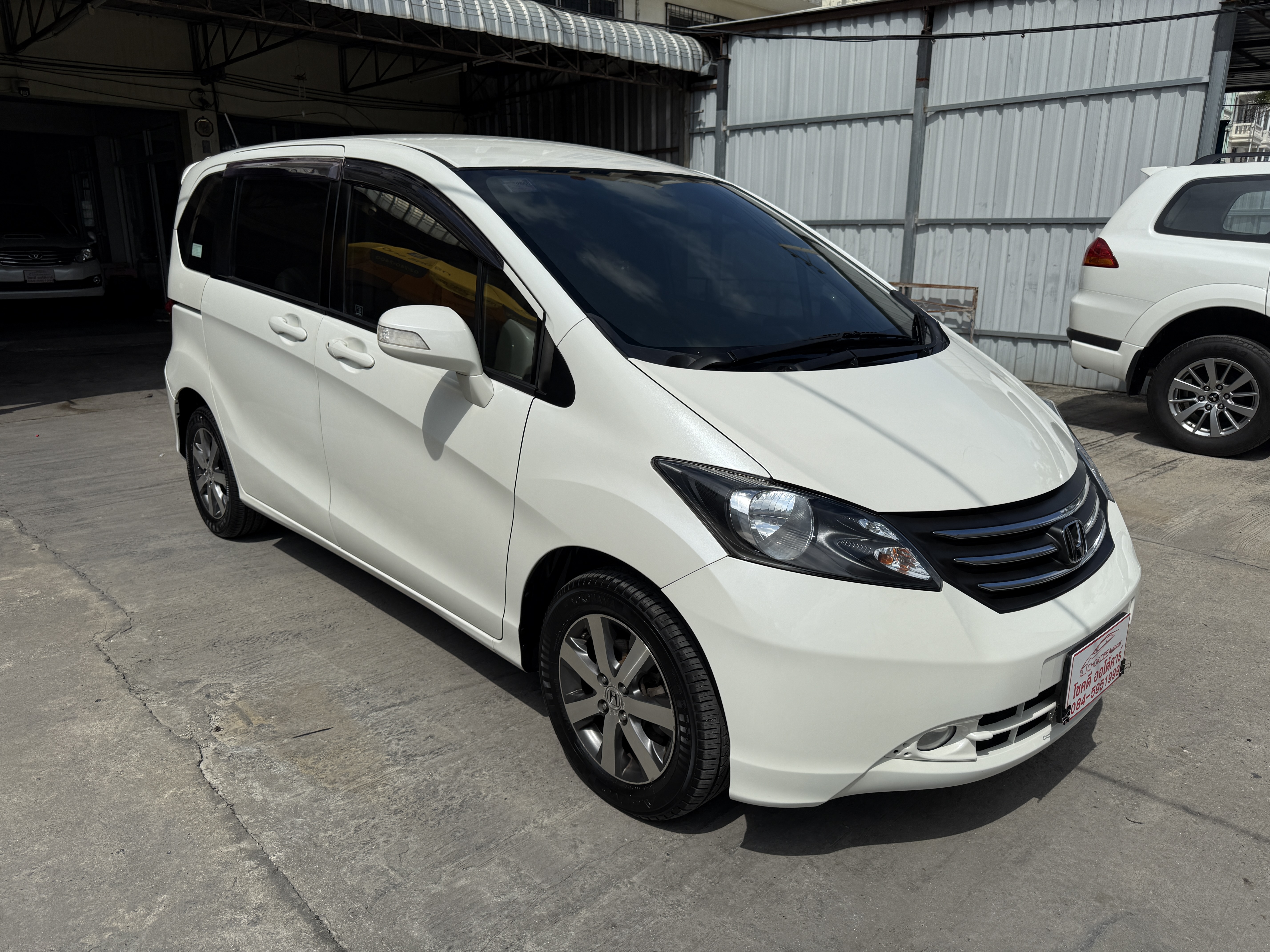 Honda Freed 1.5 E Limited At 2012 ขาวมุก