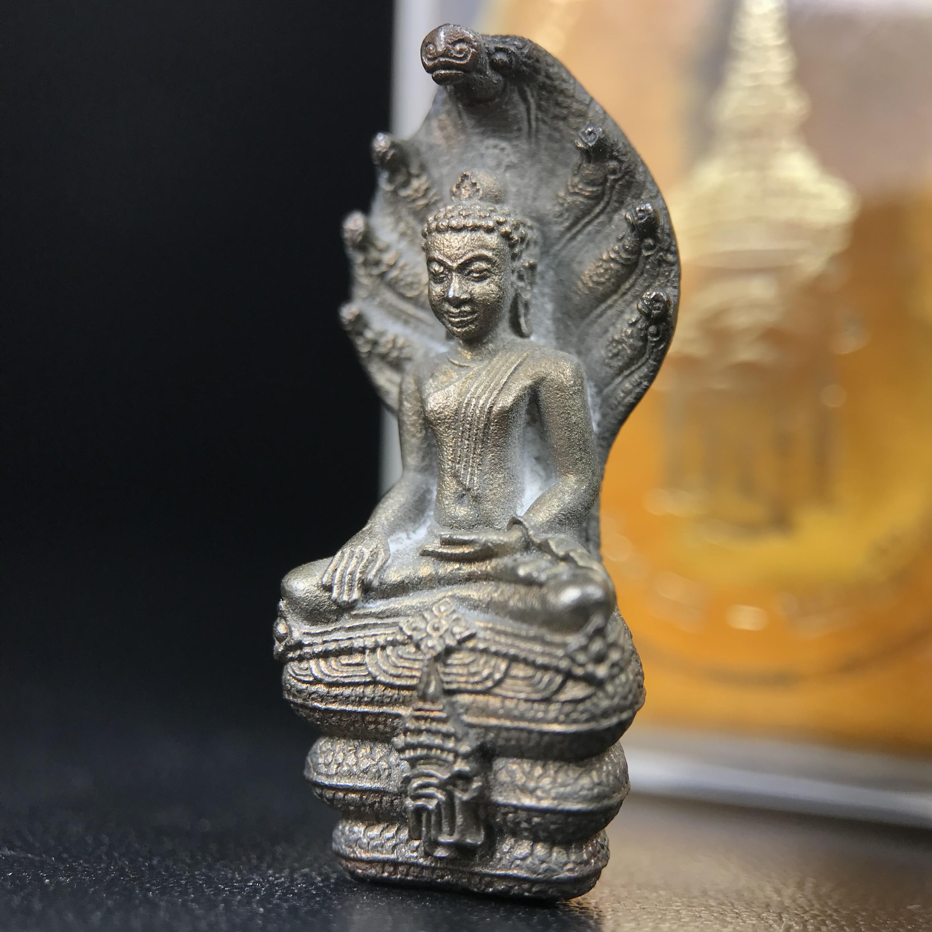 พระพุทธรูปนาคปรกปางมารวิชัย สธ. เนื่องวโรกาสสมเด็จพระเทพรัตนราชสุดาฯทรงเจริญพระชนมายุครบ 3รอบ ปี2534 พระกริ่งนวโลหะ พิธีพุทธาภิเษก ณ วัดบวรนิเวศวิหาร โดยมีสมเด็จพระญาณสังวรสมเด็จพระสังฆราชเป็นองค์ประธาน(พิธีใหญ่ มวลสารดี พุทธศิลป์งดงาม)อุดมวลสารผงจิตรลดา