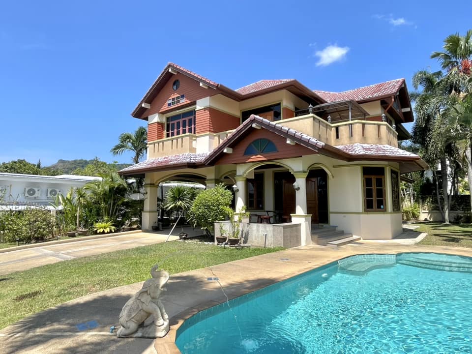 For Rent : Chalong Private Pool, 3 bedroom 3 bathroom- 200 sqw.