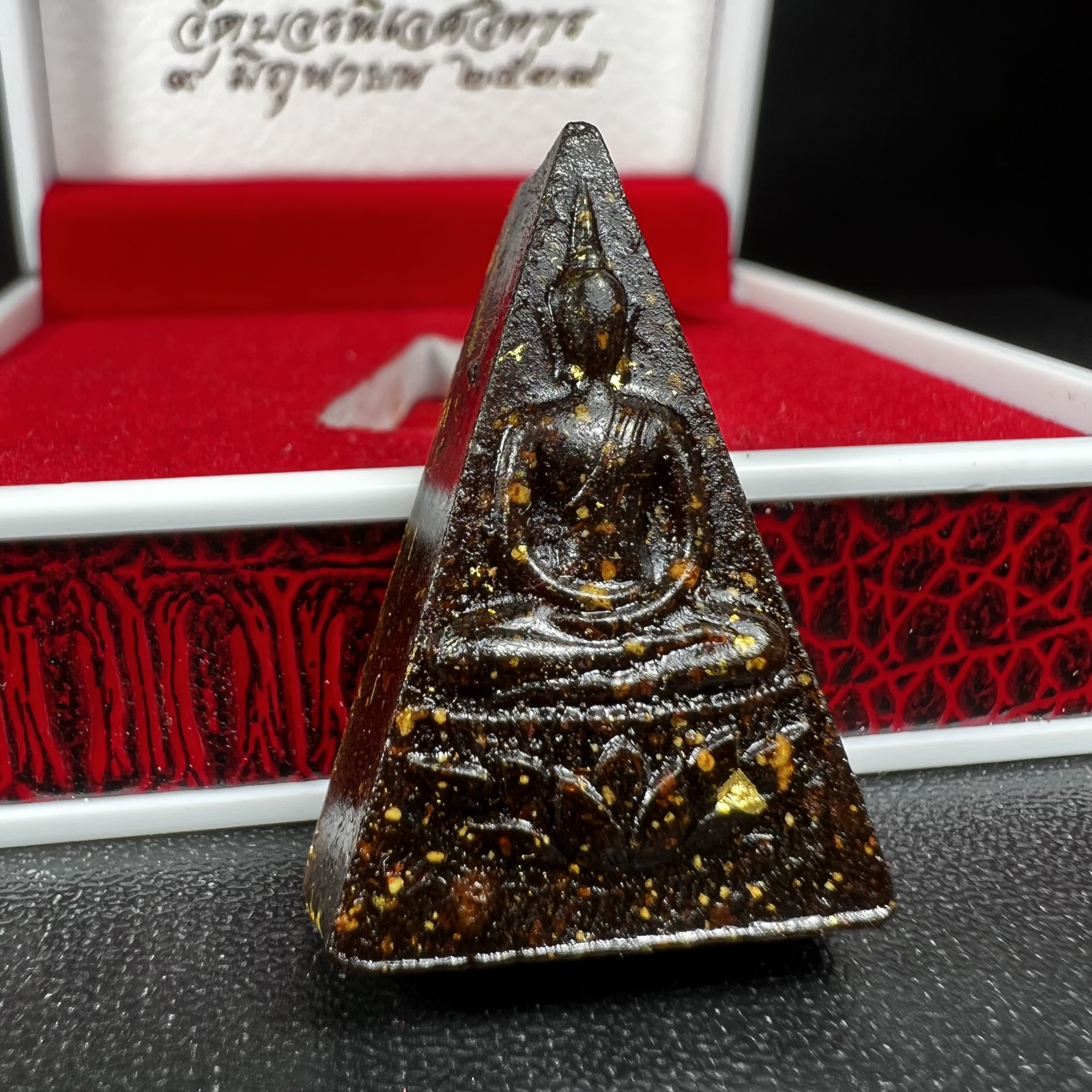 พระกำลังแผ่นดิน พระราชทาน วัดบวรนิเวศวิหาร ปี2539 พิมพ์ใหญ่ กรรมการ (ในหลวง รัชกาลที่ 9 พระราชทานมวลสารจิตรลดา)นิยมหายาก