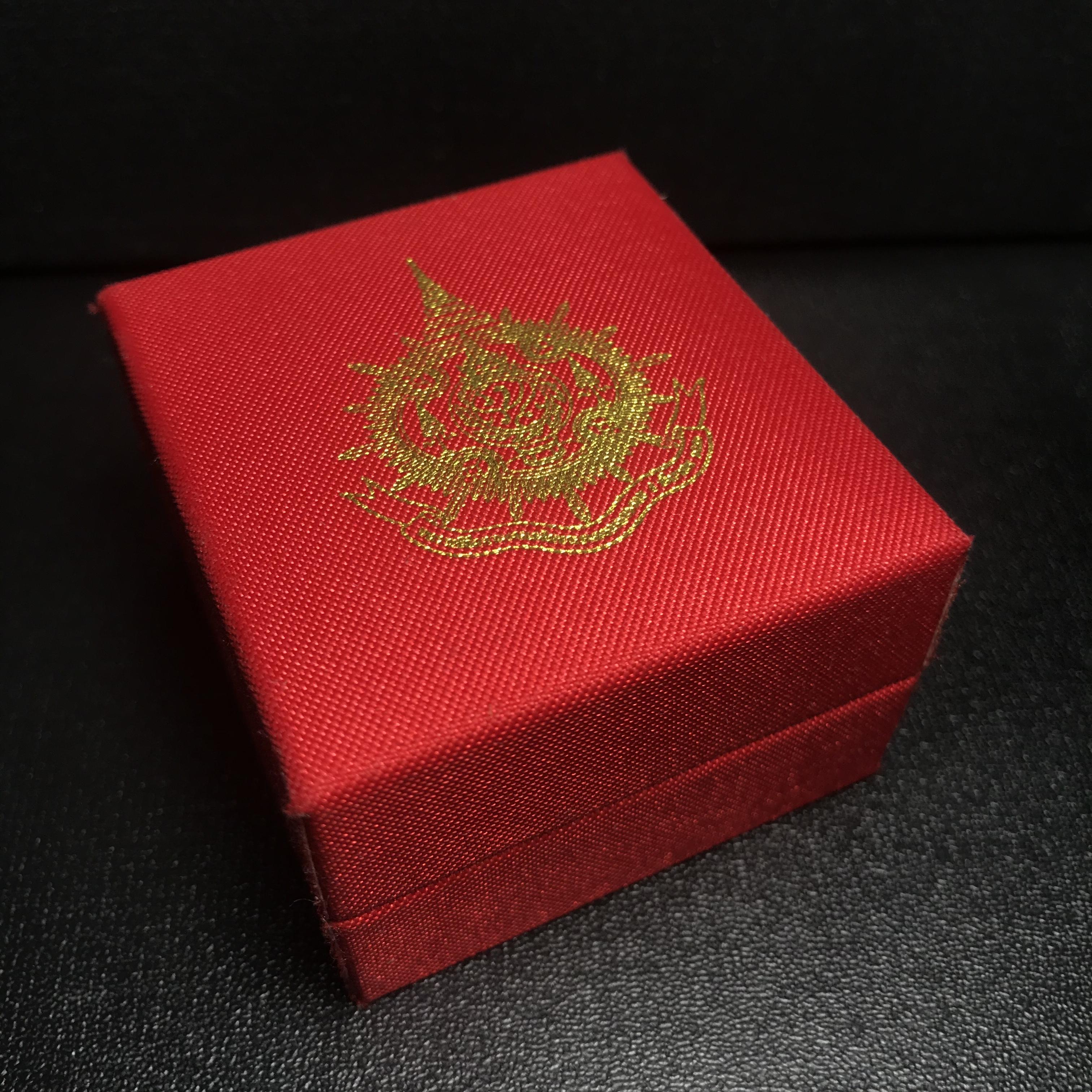 พระกริ่งไพรีพินาศ เฉลิมพระเกียรติ พระบาทสมเด็จพระเจ้าอยู่หัวรัชกาลที่9 พระชนมพรรษา 6 รอบ ปี2542 เนื้อนวโลหะผสมทองคำ(บรรจุเหล็กไหล)ดีนอก-ดีใน