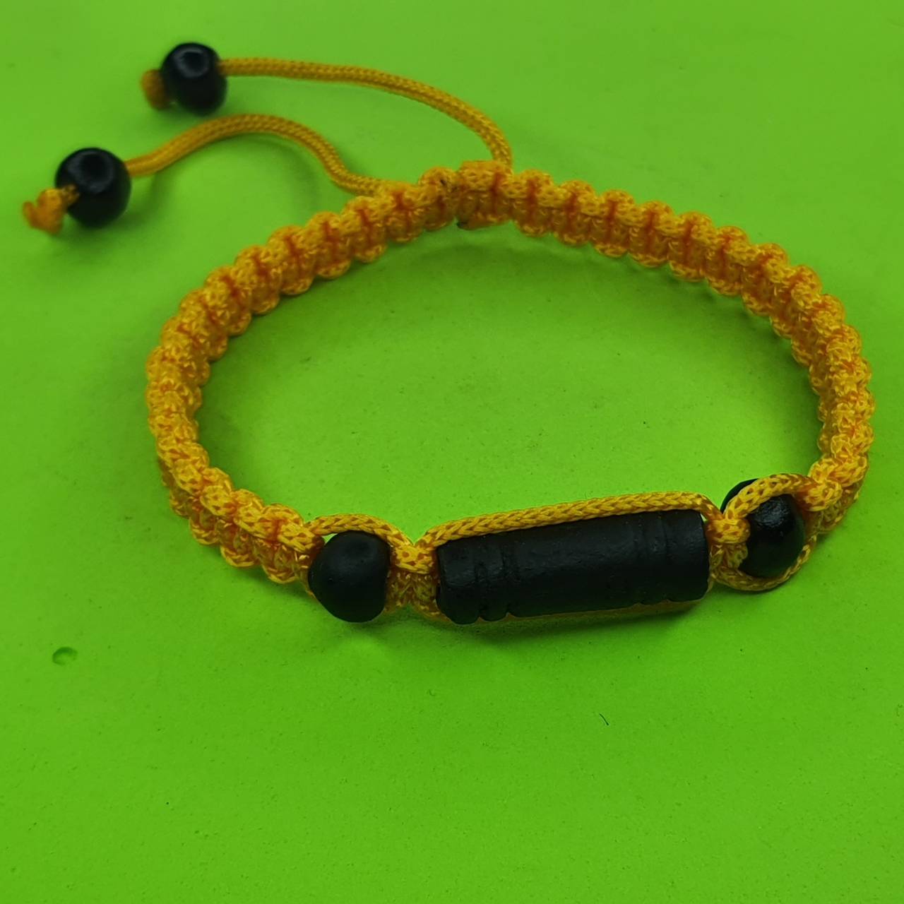 ของป้องกัน สร้อยข้อมือกำไลข้อมือ เชือกผ้าร่มสีเหลือง ตะกรุดอุณาโลม ประคำแร่เหล็กน้ำพี้ ขนาดฟรีไซส์ ให้โชคลาภ กันผีคุณไสย์มนต์ดำ ค้าขายดี