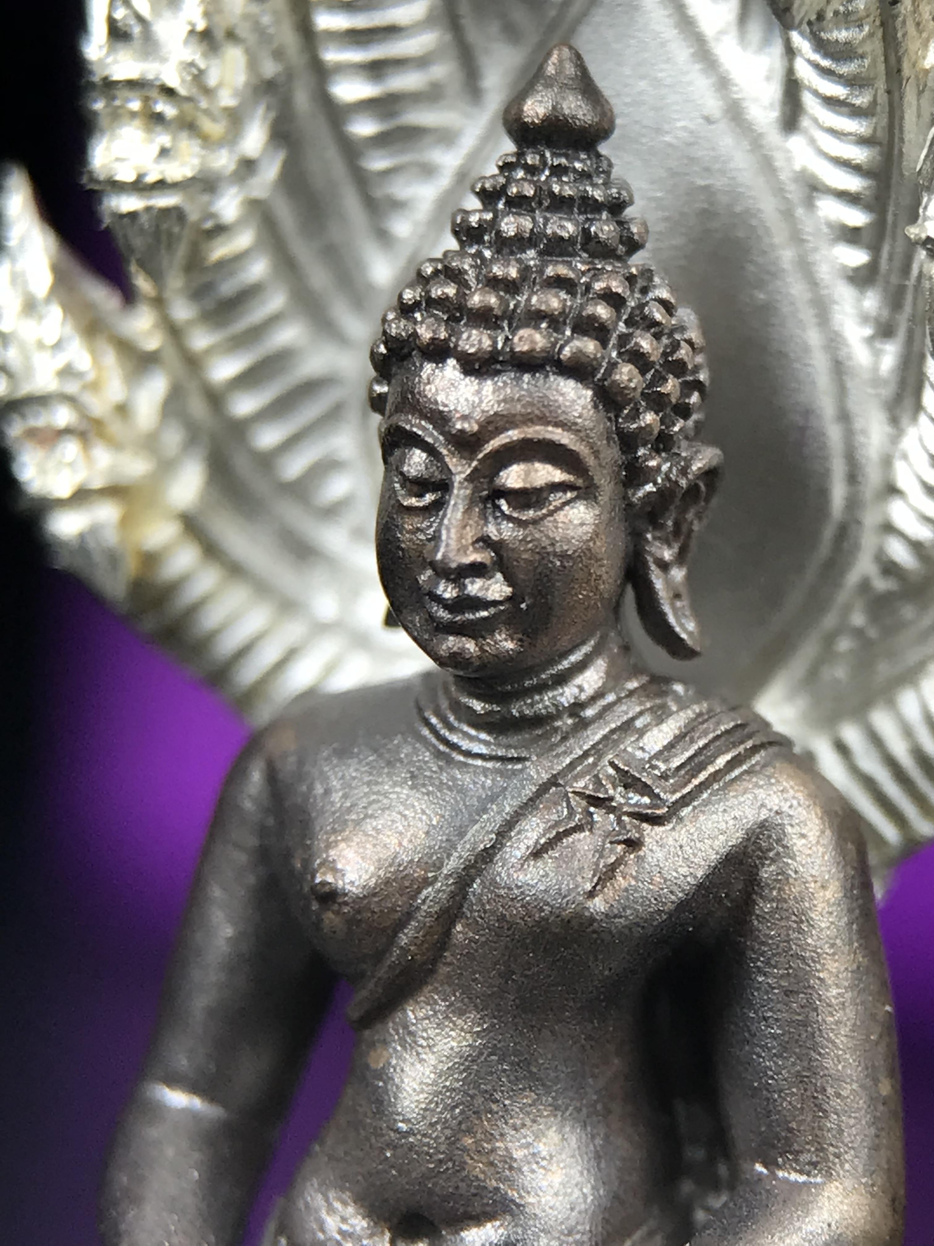 พระนาคปรก สธ. รุ่นสร้างพระอุโบสถเฉลิมพระเกียรติ 4 รอบ 84 พรรษา สมเด็จพระเทพรัตนราชสุดาฯ วัดบวรนิเวศวิหาร ปี 2543 พิมพ์ใหญ่ องค์พระเนื้อนวโลหะ ฐานนาคปรกเนื้อเงิน(สภาพ สวย )พิธีใหญ่ พุทธศิลป์งดงาม หายาก(องค์หมายเลขสวย ๒๖๗) (1 ใน 1999 องค์)