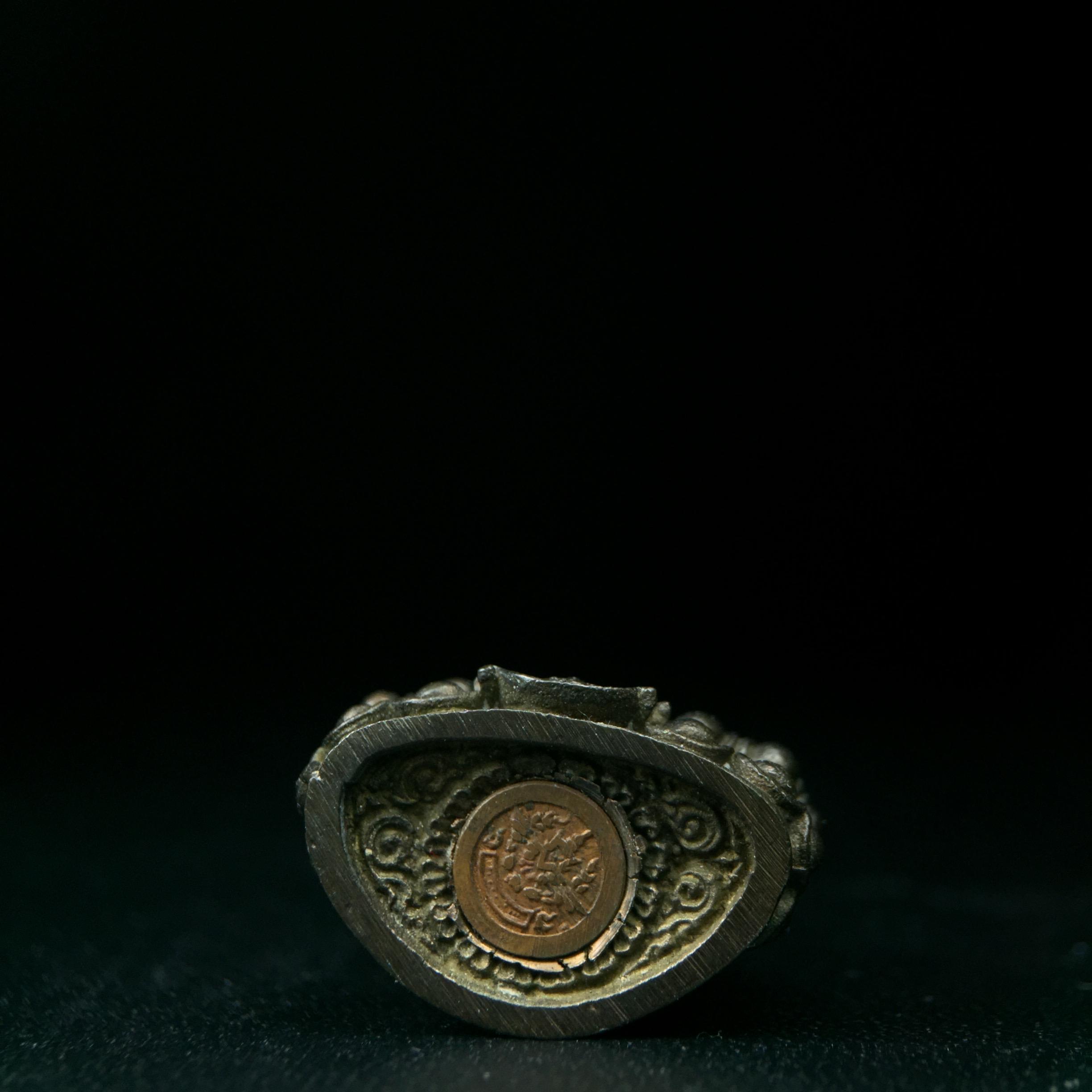 พระกริ่งศิรากาศ ภปร.(พระกริ่งคุ้มเกล้า)วัตถุมงคล"คุ้มเกล้าฯ" มูลนิธิ “คุ้มเกล้า” ในพระบรมราชูปถัมภ์ จัดสร้าง โรงพยาบาลภูมิพล เนื้อนวโลหะ(พิมพ์หน้าไทย)(ในหลวงรัชกาลที่9เสด็จเททอง)(พิธีใหญ่)(นิยม)