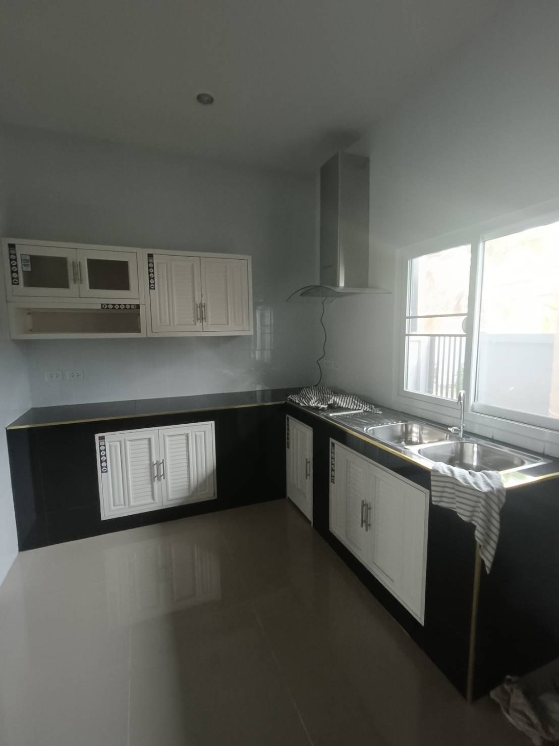 For Rent : Chalong, 2-Story Town House @Soi Palai, 3 bedrooms 2 bathrooms