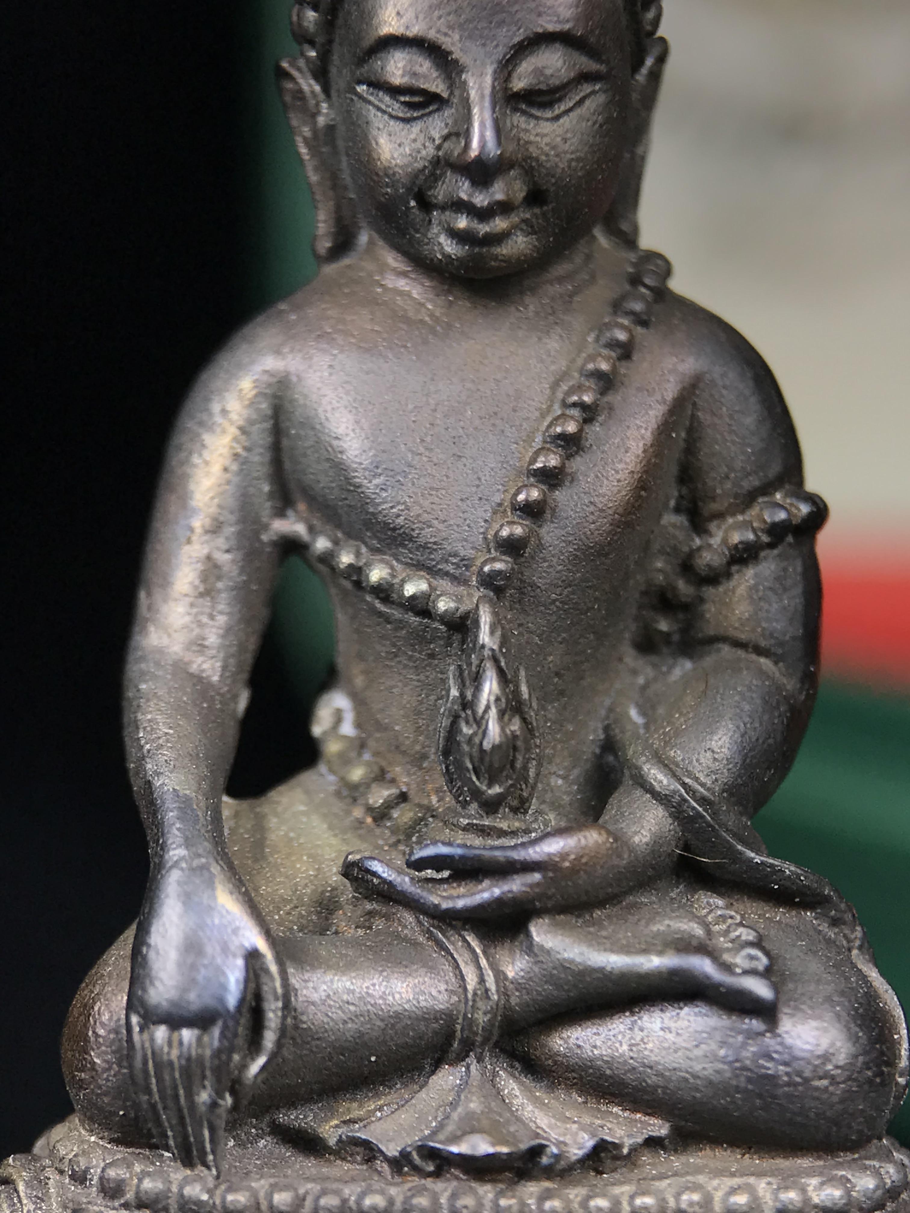 พระกริ่งวาสนา สมเด็จพระสังฆราช(วาสน์)วัดราชบพิธฯ ปี 2531 เนื้อนวโลหะ สร้างเป็นที่ระลึกในคราวที่สมเด็จพระอริยวงศาคตญาณ สมเด็จพระสังฆราช(วาสน์ วาสโน)มีพระชนมายุครบ90พรรษา(ในหลวง ร.9 เสด็จในพิธี)งานแกะแม่พิมพ์โดย นายช่างเกษม มงคลเจริญ)(1ใน1991องค์)