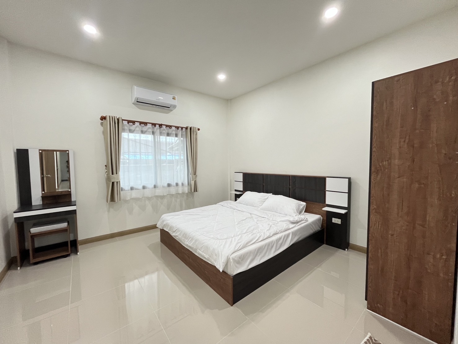 For Rent : Chalong, One-story townhome, 3 bedrooms 2 bathrooms