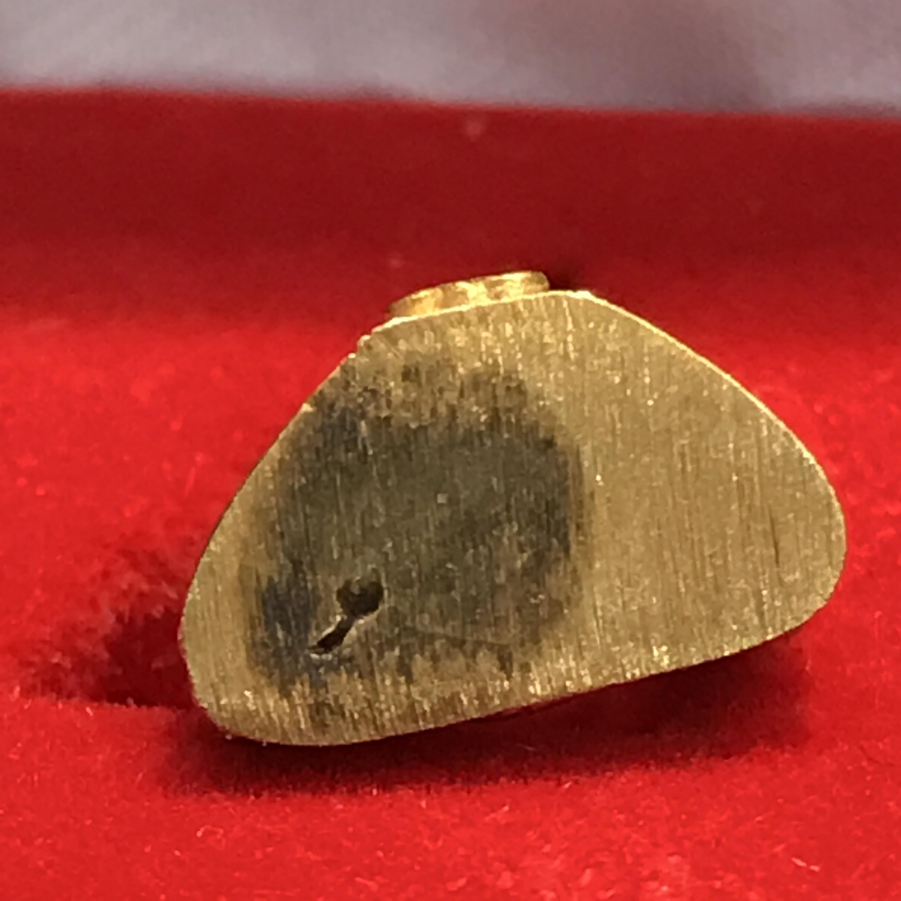 พระเครื่องปางสมาธิ เนื้อทองคำ 90 พรรษาสมเด็จย่า ปี 2533 (ในหลวงรัชกาลที่9เสด็จในพิธี)