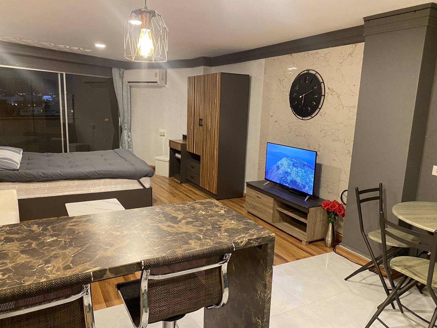 For Rent : Patong, Phuket Palace Condo, Studio Room, Sea View.