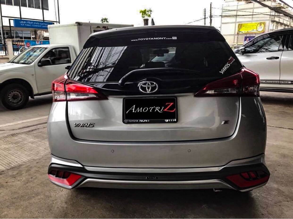 Toyota Yaris ATIV hatchback and sedan bodykits by Amotriz