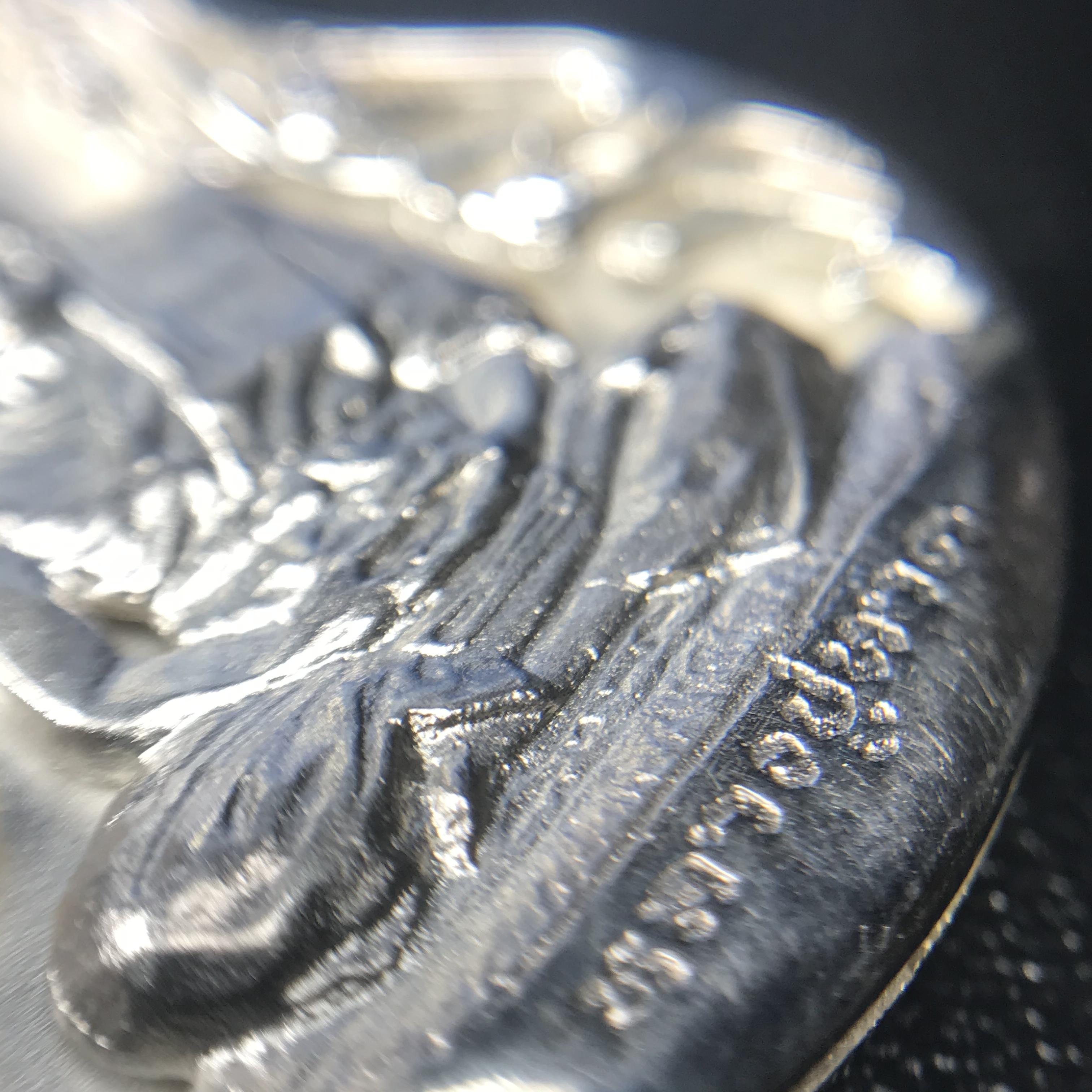 เหรียญหลวงปู่ทวด พระนามาภิไธย สก. แบบงานฉลุโบราณ(HAND MADE) ปี 2544 เนื้อเงิน(1 ใน 2000 เหรียญ)