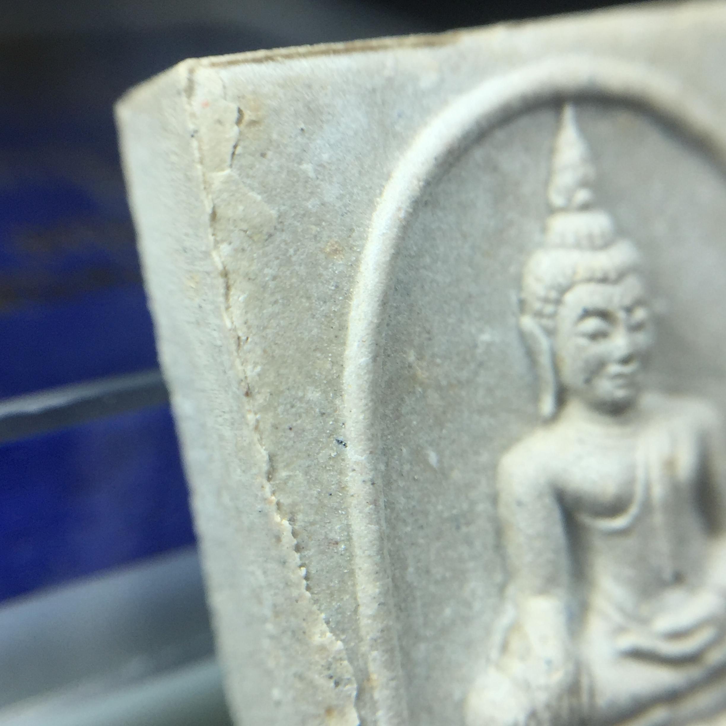 พระพุทธชินสีห์ ภปร. ทันโต เสฏโฐ ปี2533 พิมพ์เล็ก(หายาก) บรรจุพระทนต์ในหลวง รุ่นเดียวในประวัติศาสตร์ ****รุ่นนี้ขอแนะนำ****