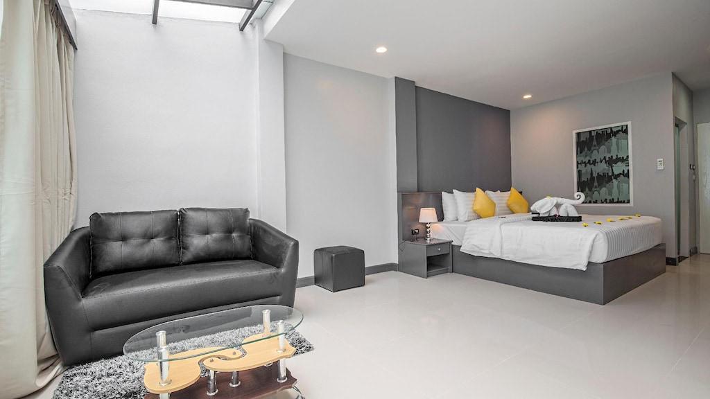 For Sale : Patong, Luxury Patong Resort , 36 Rooms, 5 floors