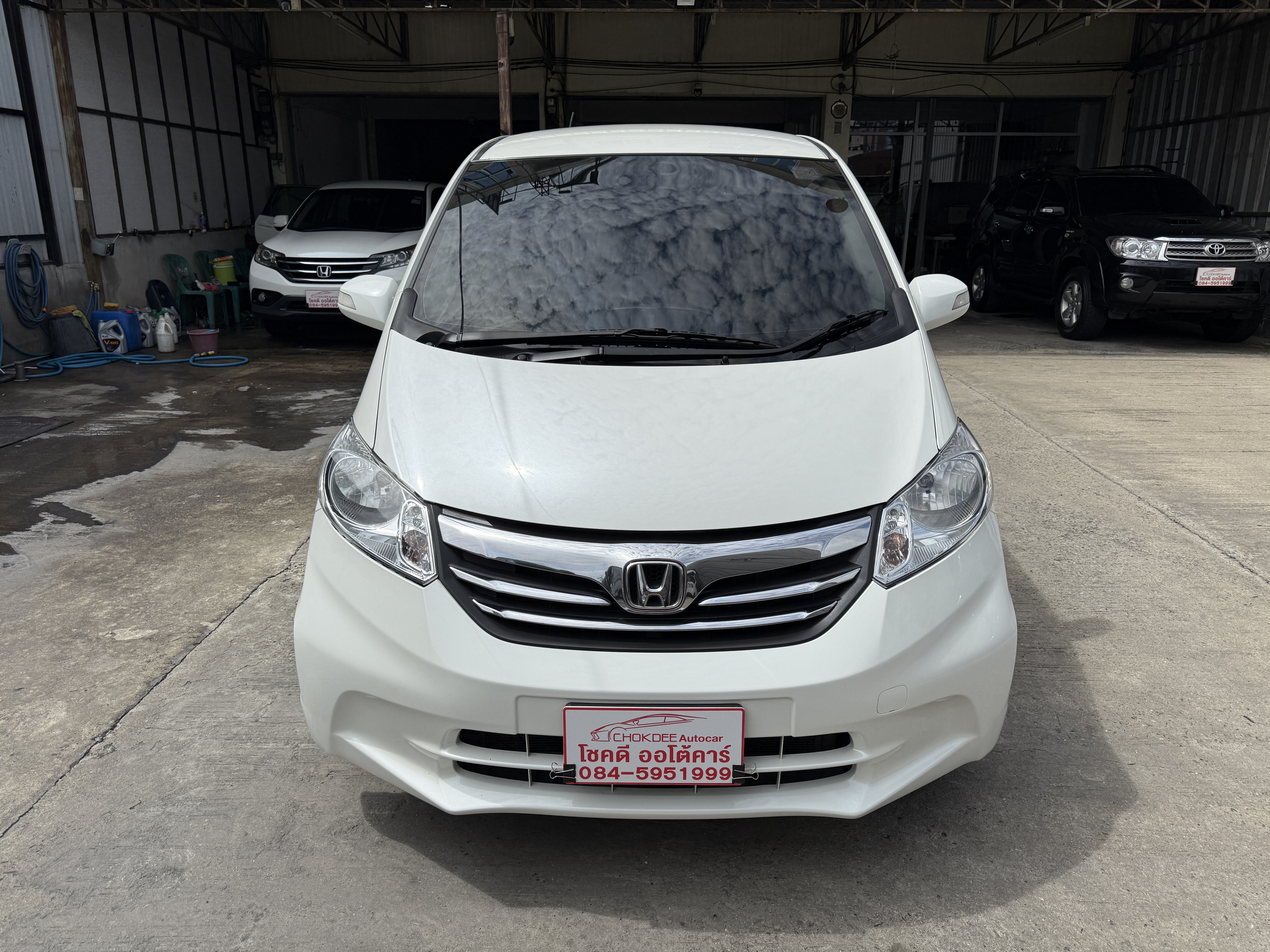 Honda Freed 1.5 E แอร์หลัง At 2015 ขาวมุก