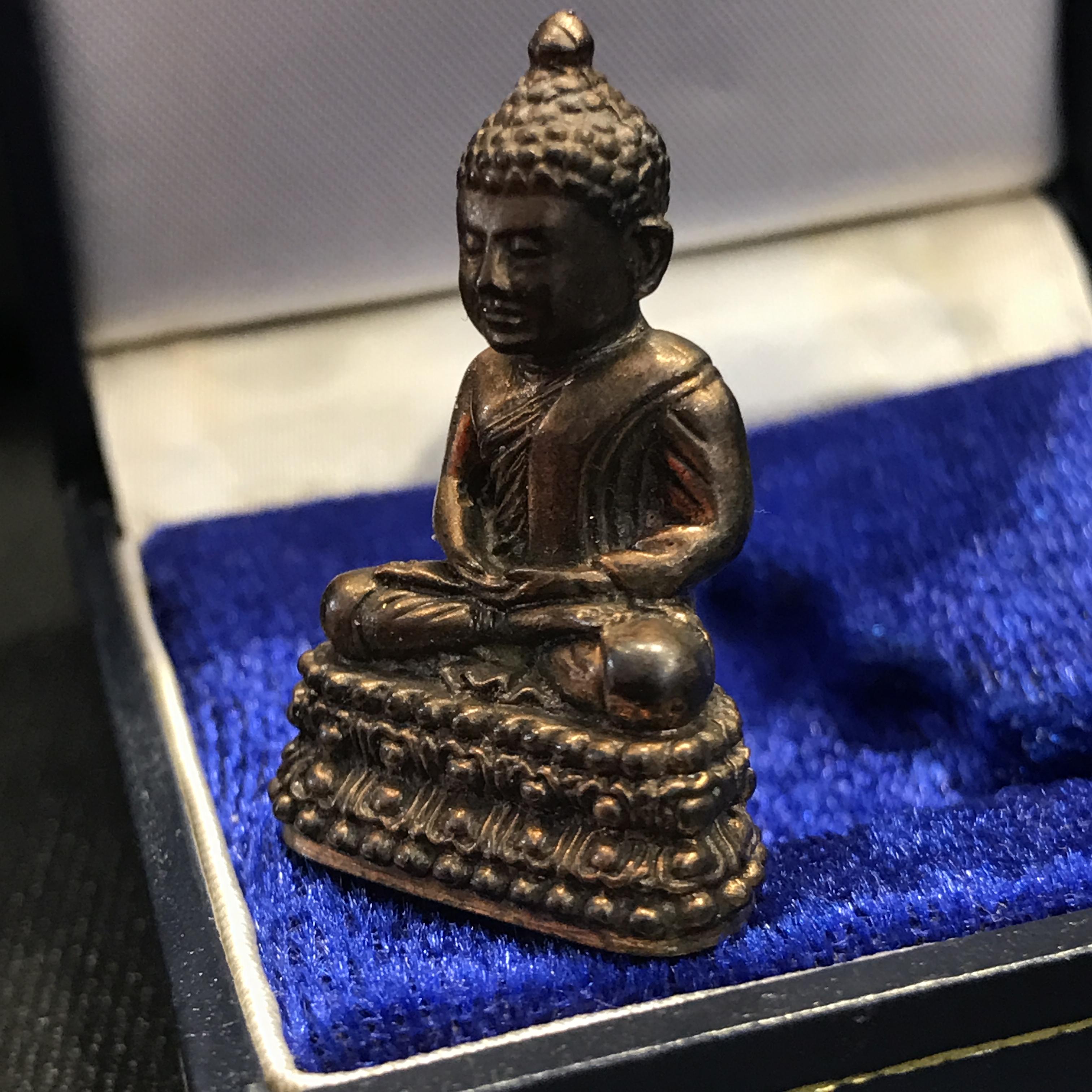 พระนิรันตราย ปี2538 วัดบวรนิเวศ เนื้อนวโลหะเต็มสูตร (อุดผงจิตรดาและเส้นเกษา)