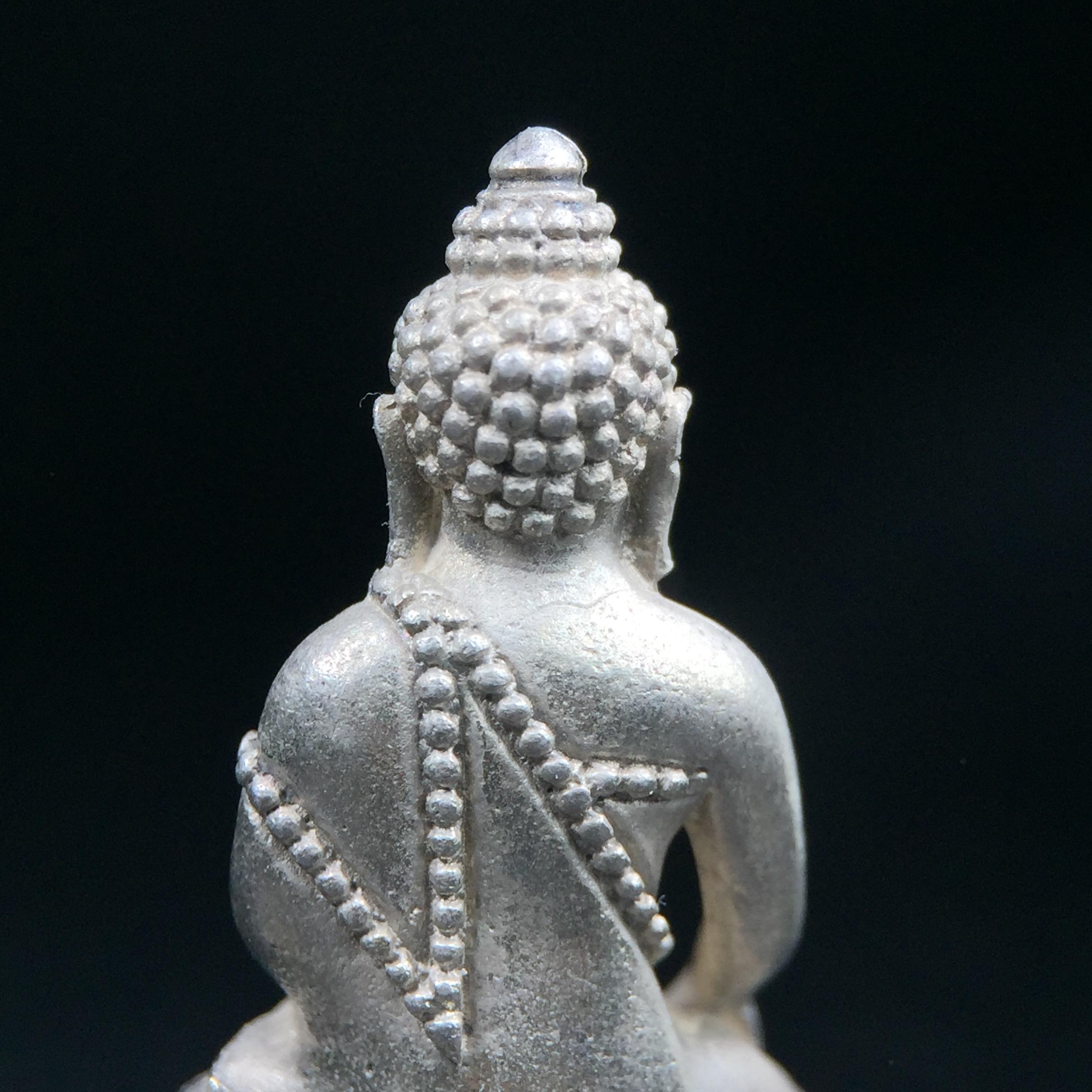 พระกริ่งศิรากาศ ภปร.(พระกริ่งคุ้มเกล้า)วัตถุมงคล"คุ้มเกล้าฯ" มูลนิธิ “คุ้มเกล้า” ในพระบรมราชูปถัมภ์ จัดสร้าง โรงพยาบาลภูมิพล เนื้อเงิน(พิมพ์หน้าไทย)(สภาพผิวสวย)(รัชกาลที่9เสด็จเททอง)(พิธีใหญ่)(นิยม)