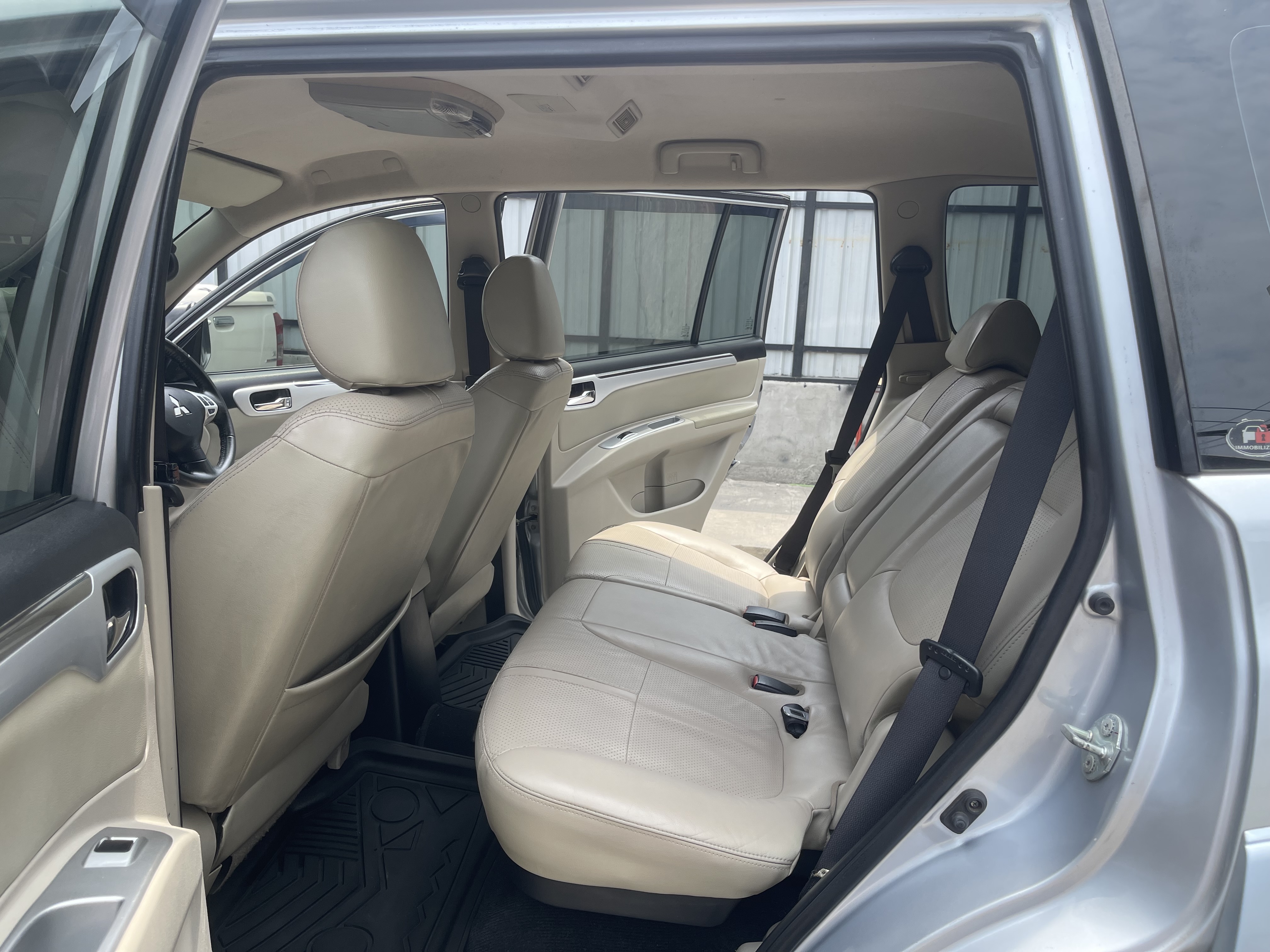 Mitsubishi Pajero Sport 2.5 GT 2WD At 2012 เงิน