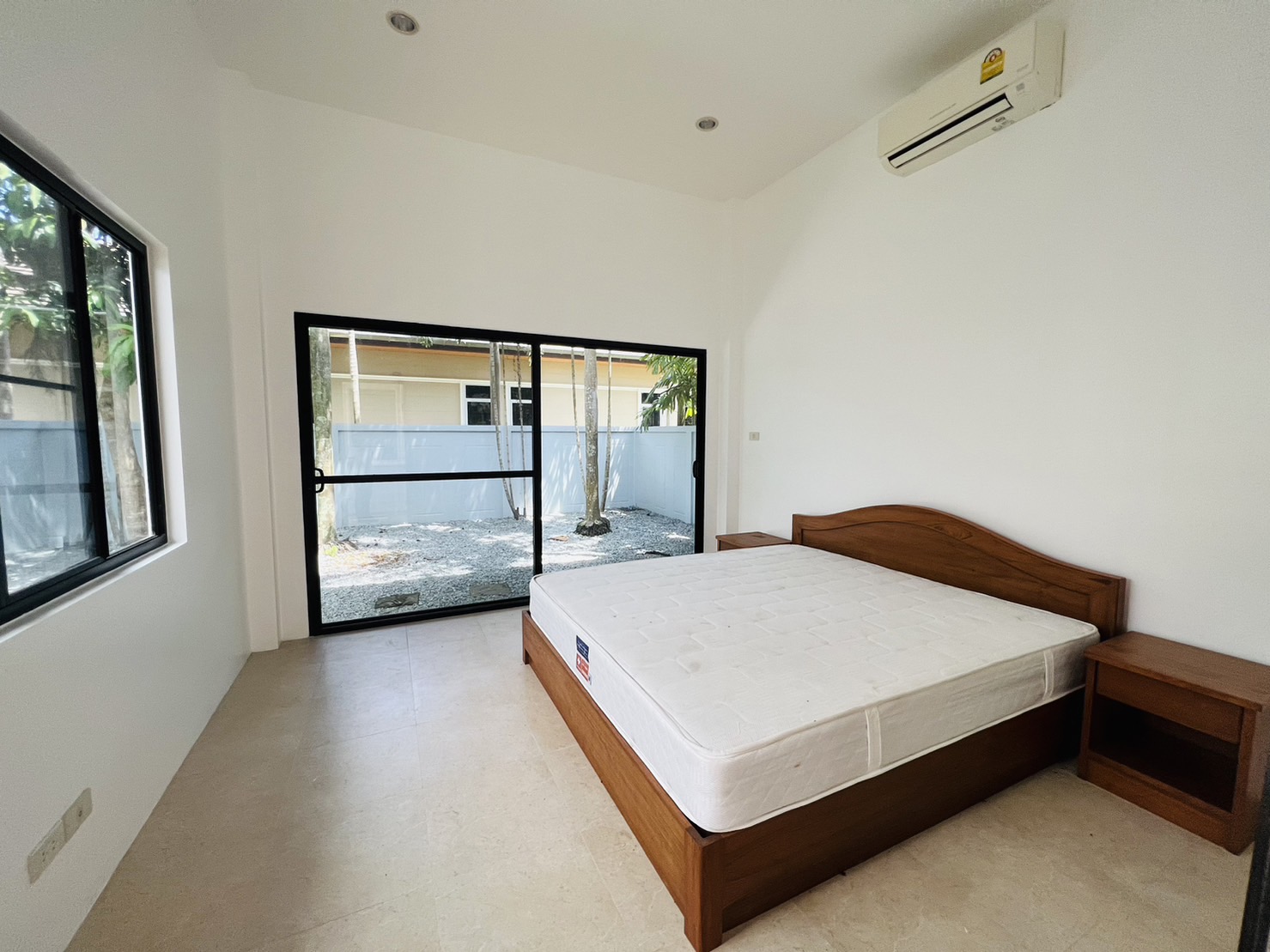 For Rent : Chalong, One-story semi-detached house, 3 bedrooms 2 bathrooms