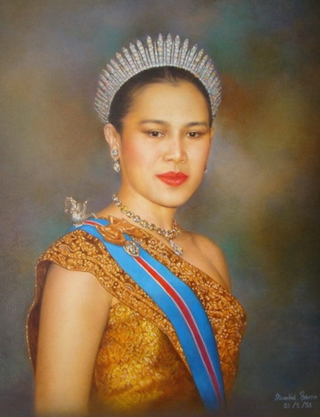 ภาพวาดพระราชินีสวมมงกุฎ (ใหญ่)