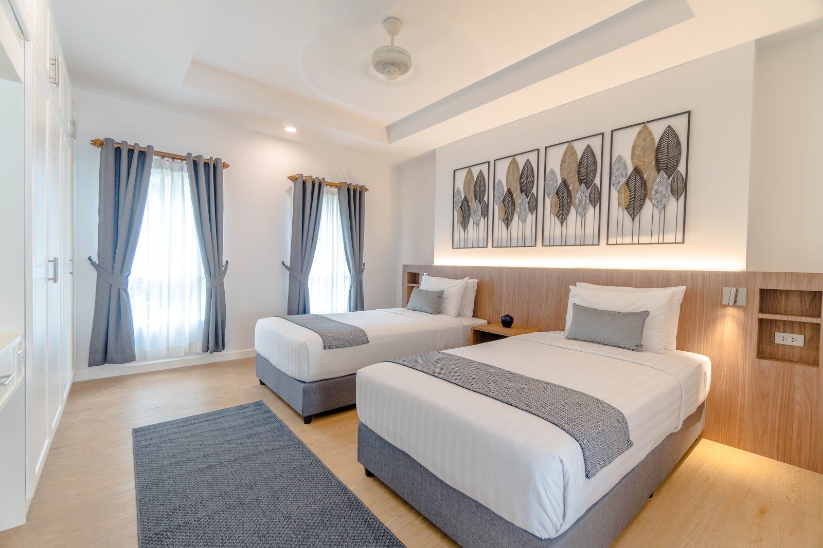 For Rent : Rawai, Jacuzzi Pool Villa, 4 bedrooms 4 Bathrooms, Pool view.