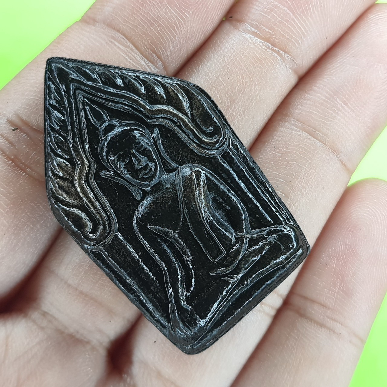 พระเครื่อง ขุนแผนเสน่ห์ รุ่นเสน่ห์แรงเปรี้ยง สีดำทำเก่า พระขุนแผน พระแท้ พระเครื่องพระขุนแผน ขุนแผนห้อยคอ ขุนแผนแขวนคอ บูชาขุนแผน ขุนแผนแท้ พระขุนแผนแท้