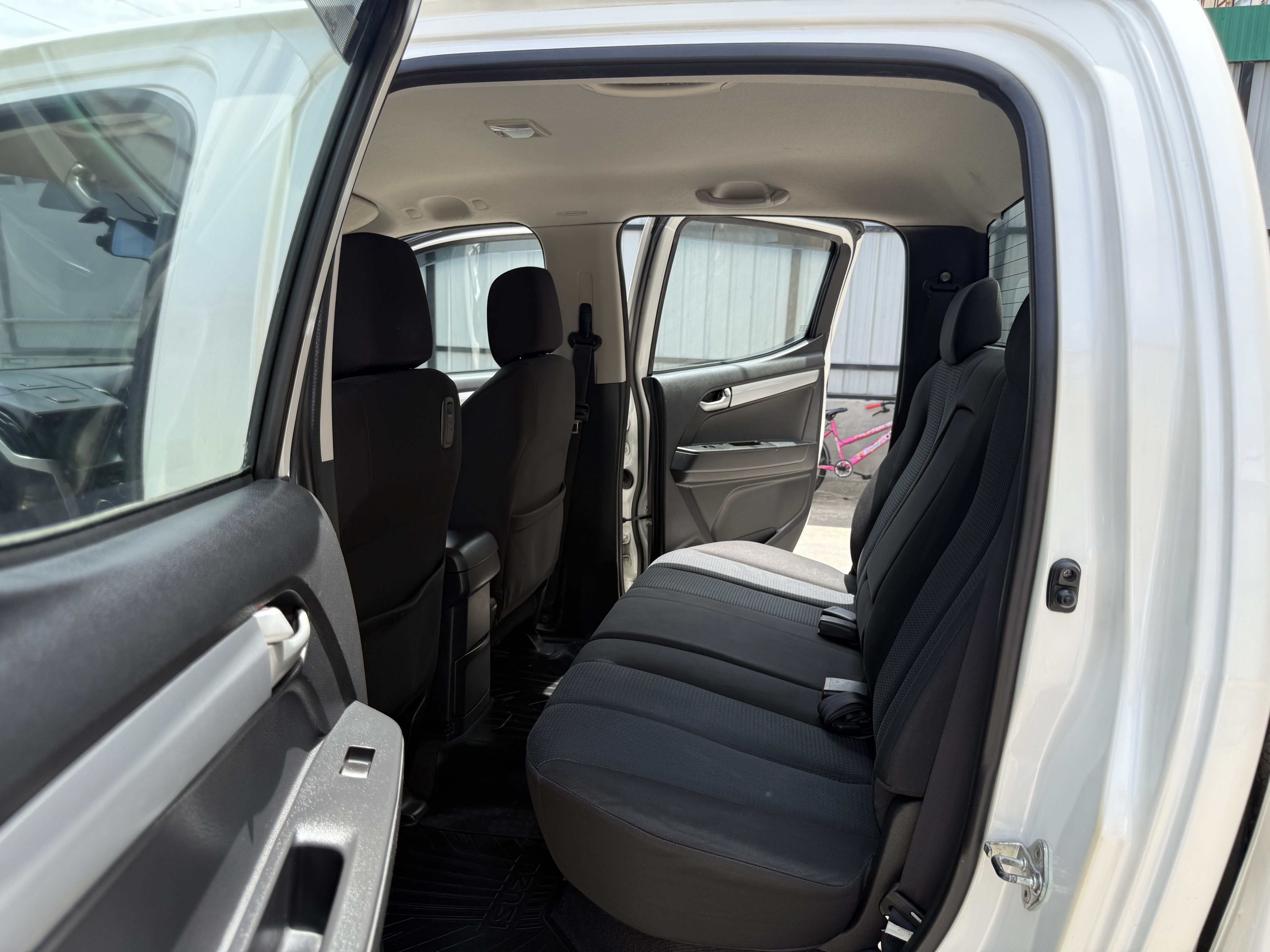 Isuzu Dmax All New 4ประตู Hilander 2.5 Vgs Z Dvd 2012 ขาวมุก