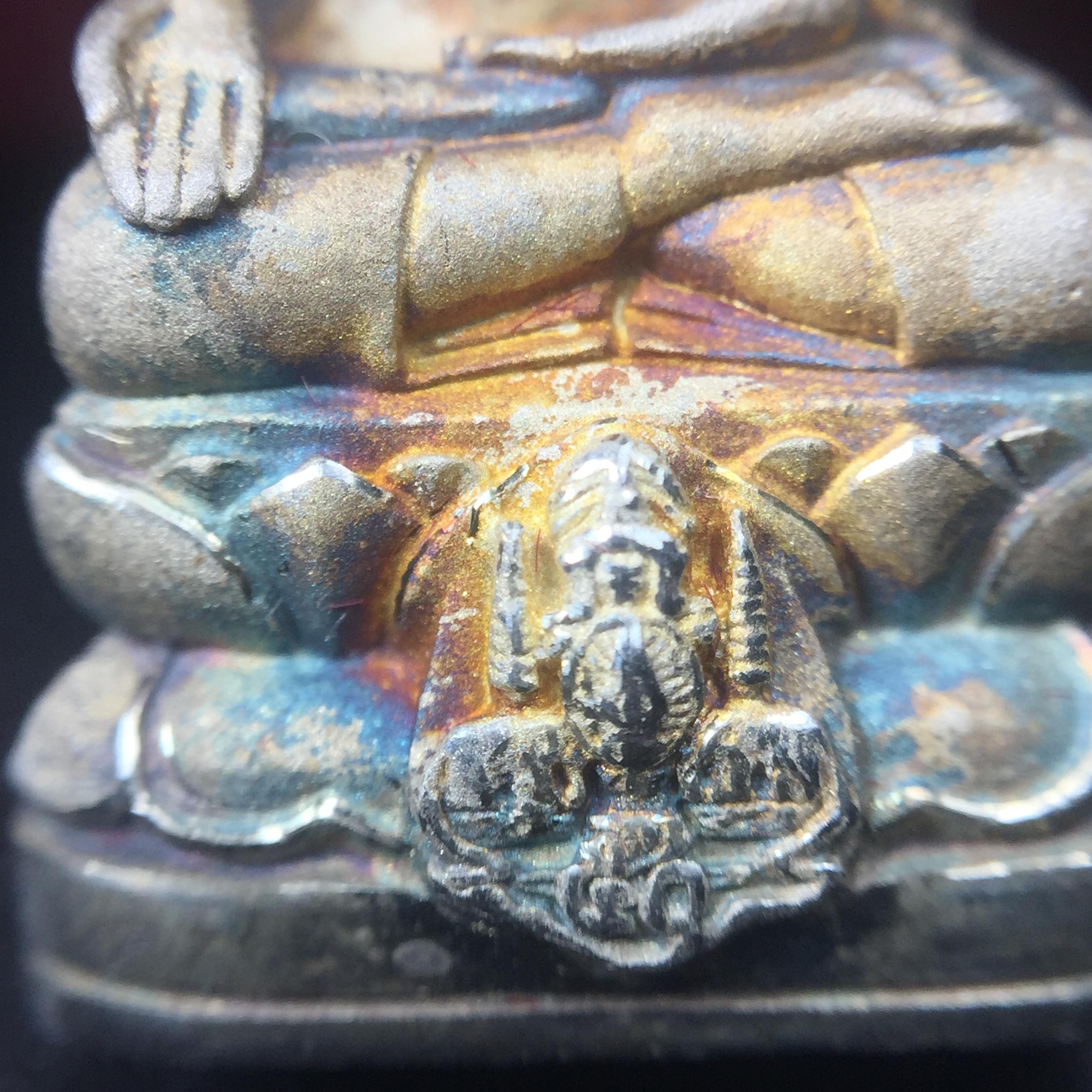 พระกริ่งไพรีพินาศ ตรากาญจนาภิเษก วัดบวรนิเวศวิหาร ที่ระลึกในหลวงรัชกาลที่9 ครองสิริราชสมบัติครบ 50 ปี เนื้อเงิน(สภาพผิวเดิม ขึ้นสีรุ้งธรรมชาติ สวยแบบนิยม)พร้อมกล่องบรรจุเดิม หมายเลข 5493