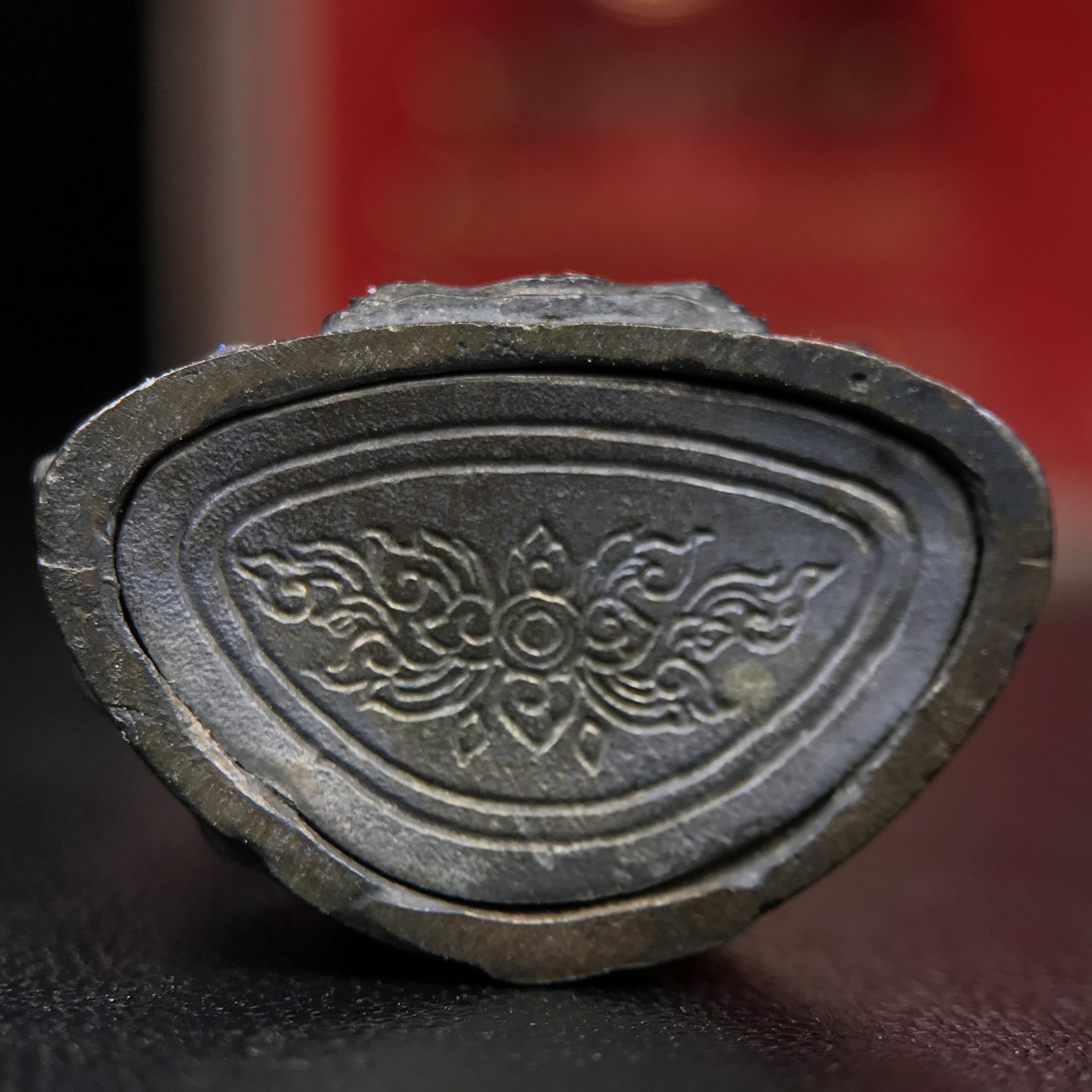 พระกริ่งปรมาภรณ์พุทธปัญญา(พระกริ่งศรีนคร 2) จัดสร้างเนื่องในมหามงคลสมัยเฉลิมพระชมน์พรรษา 5 รอบ องค์พระบาทสมเด็จพระเจ้าอยู่หัวรัชกาลที่9 ปี 2530 เนื้อนวโลหะ (ออกแบบโดยนายช่างเกษม มงคลเจริญ มีพระอาจารย์ไสว วัดราชนัดดา กรุงเทพ เป็นเจ้าพิธีครั้งสุดท้าย)