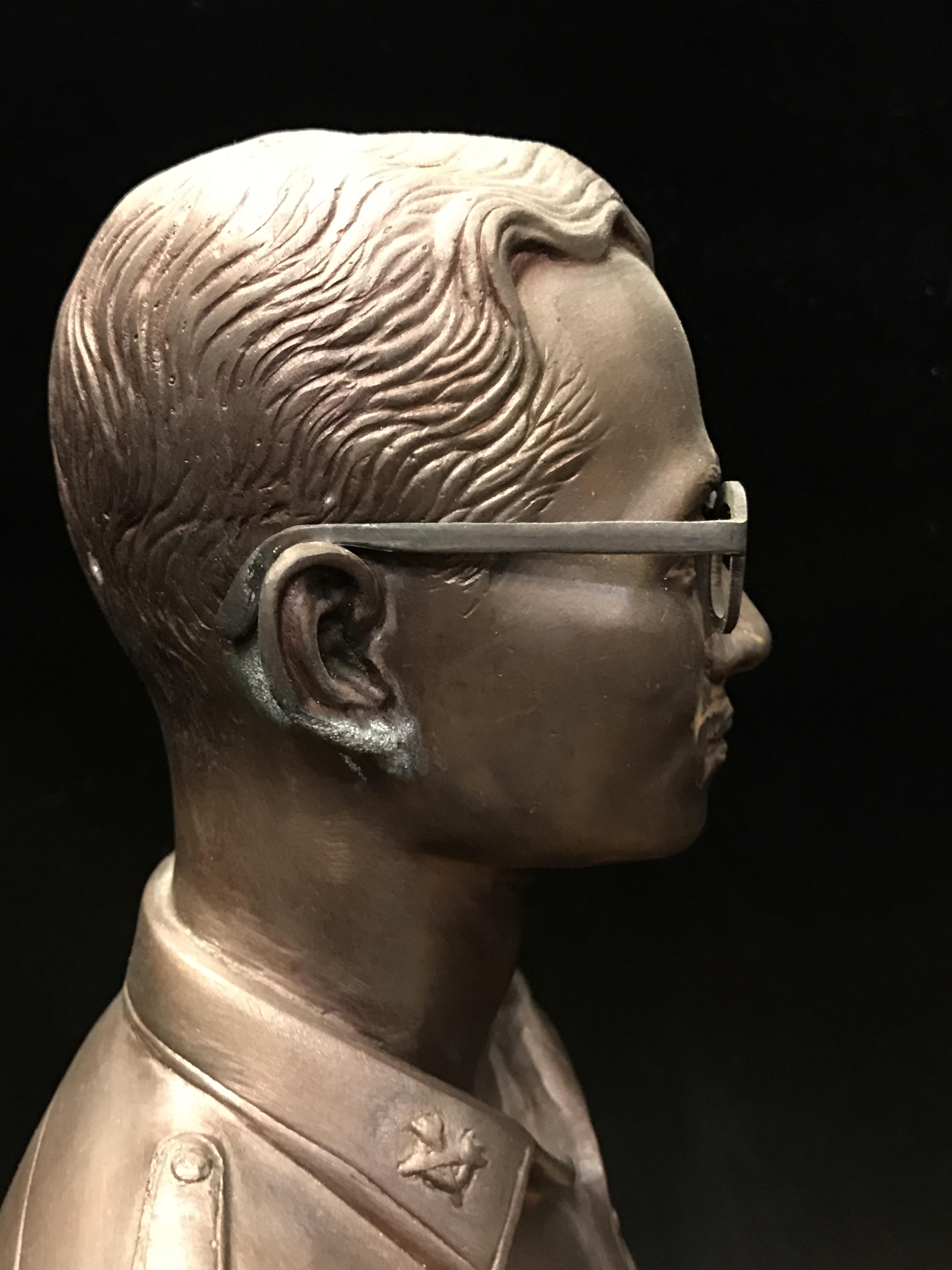 พระบรมรูปหล่อในหลวงรัชกาลที่ 9 กรมราชองครักษ์ รุ่น2 ปี2539(นิยม)