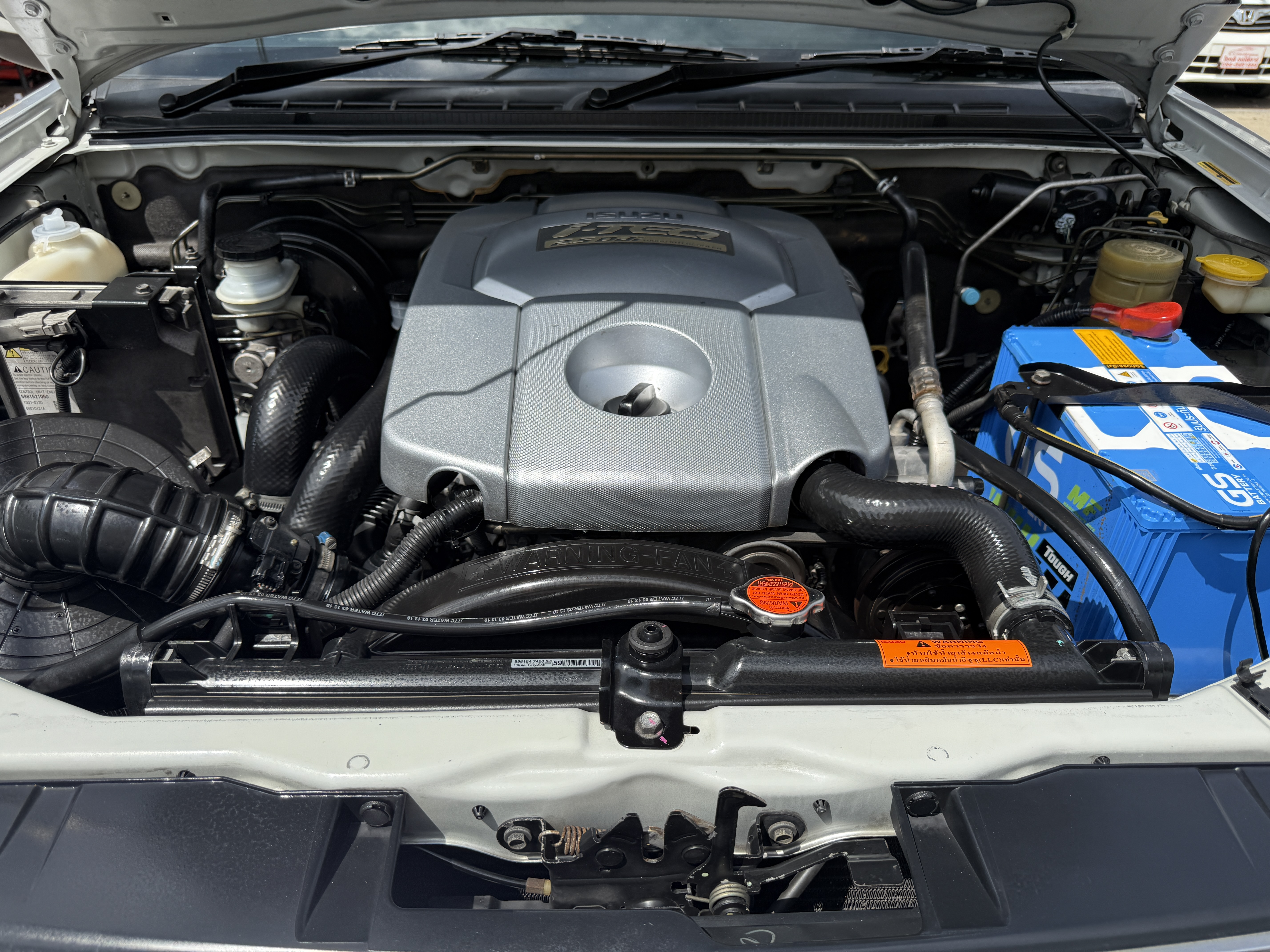 Isuzu Dmax 4ประตู Hilander 2.5 Abs 2010 เงิน