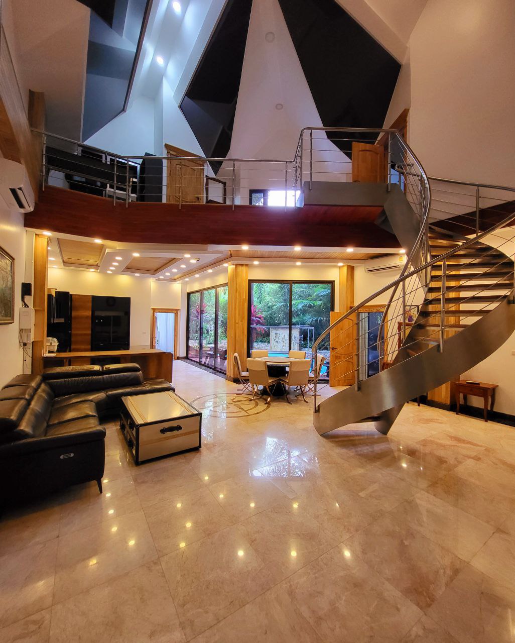 For Rent : Rawai, Naiharn Private Pool Villa, 3 bedrooms 4 Bathrooms