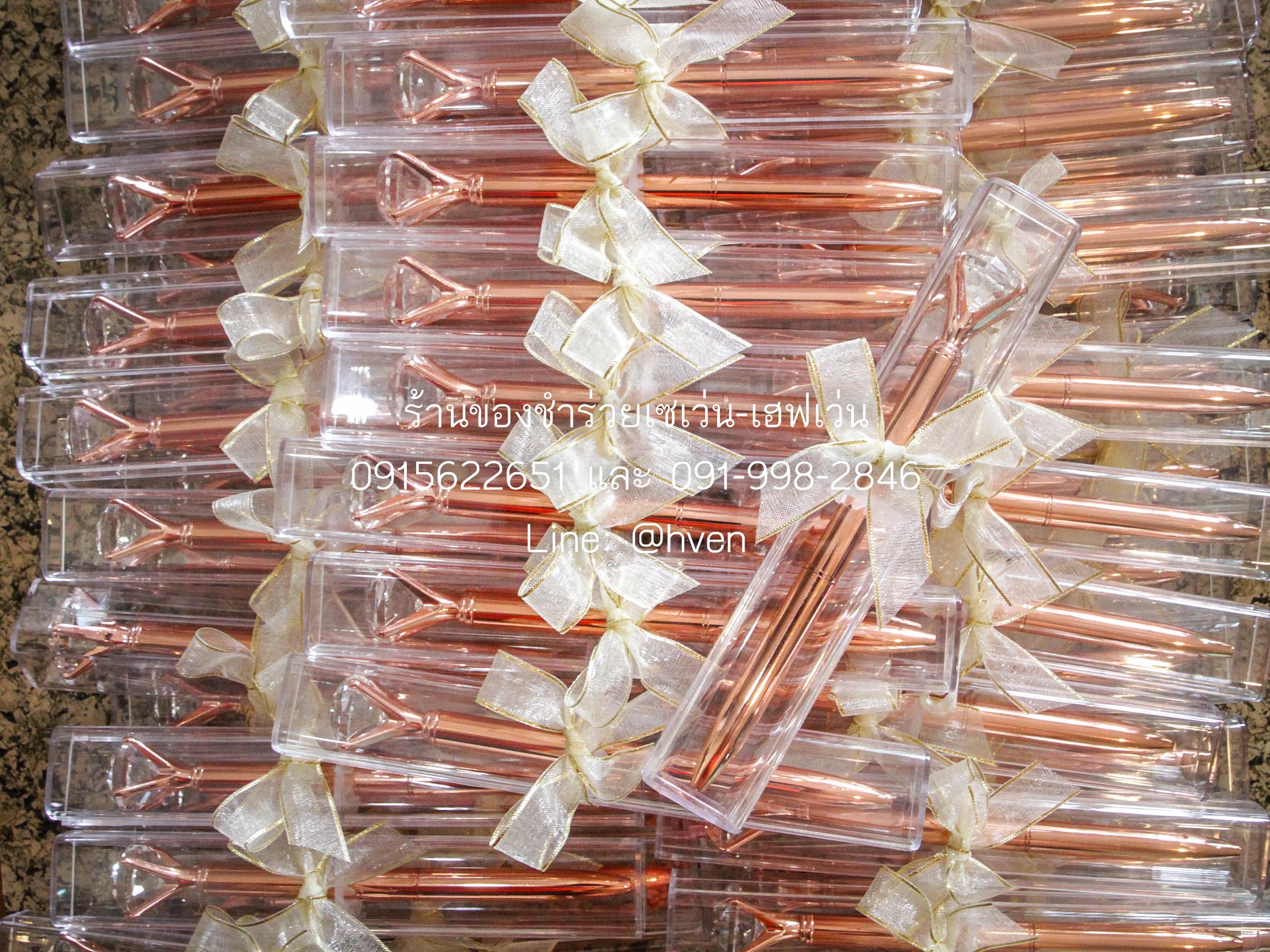 ของชำร่วยงานศพ ปากกาหัวเพชร สีRoseGold ในกล่องอะครีลิคใส