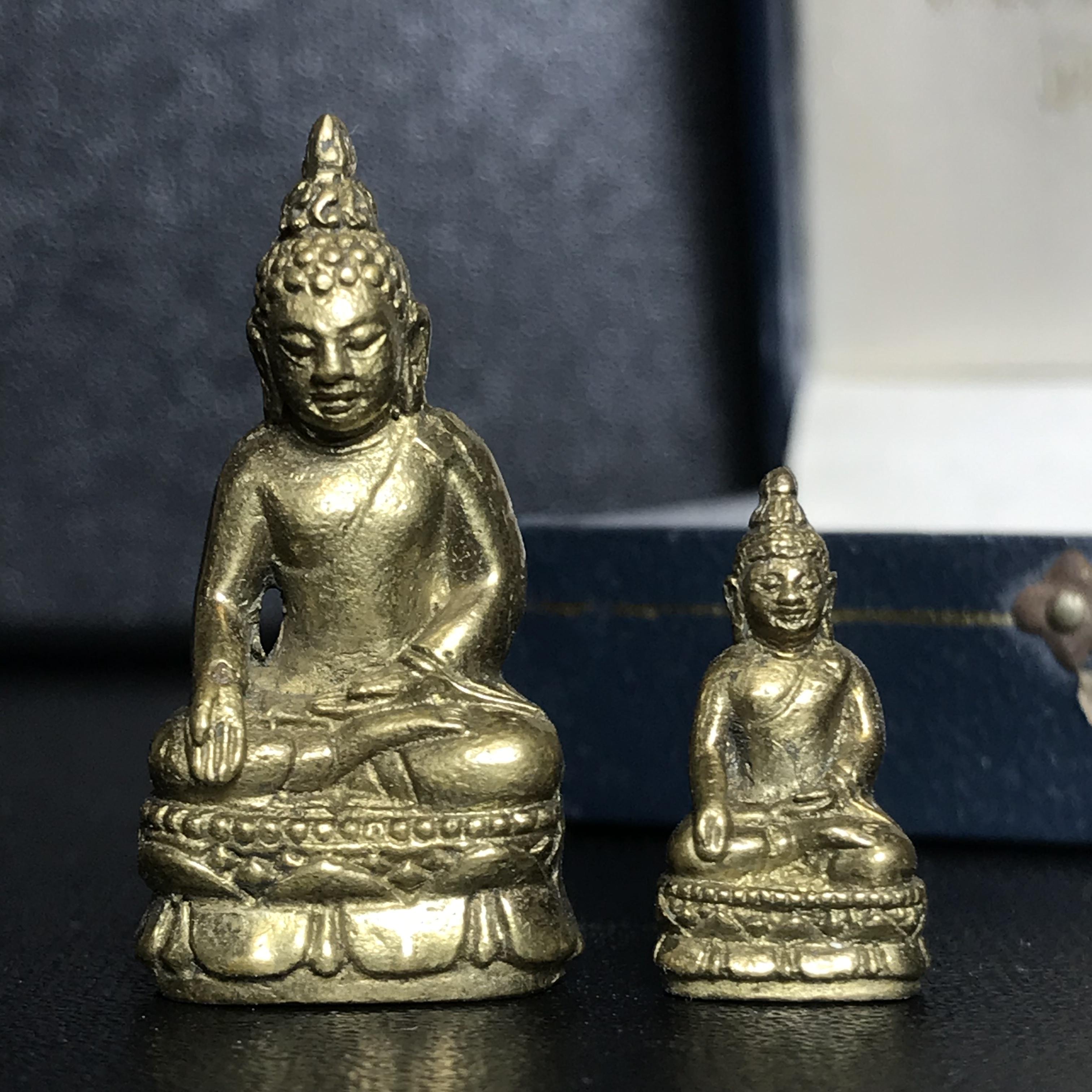 พระกริ่ง-พระชัยวัฒน์ ไพรีพินาศ วัดบวรนิเวศวิหาร รุ่นผ้าป่าสิงห์บุรี ปี2528 ชุดกรรมการรับพระราชทานจากสมเด็จพระเทพ(หายาก)