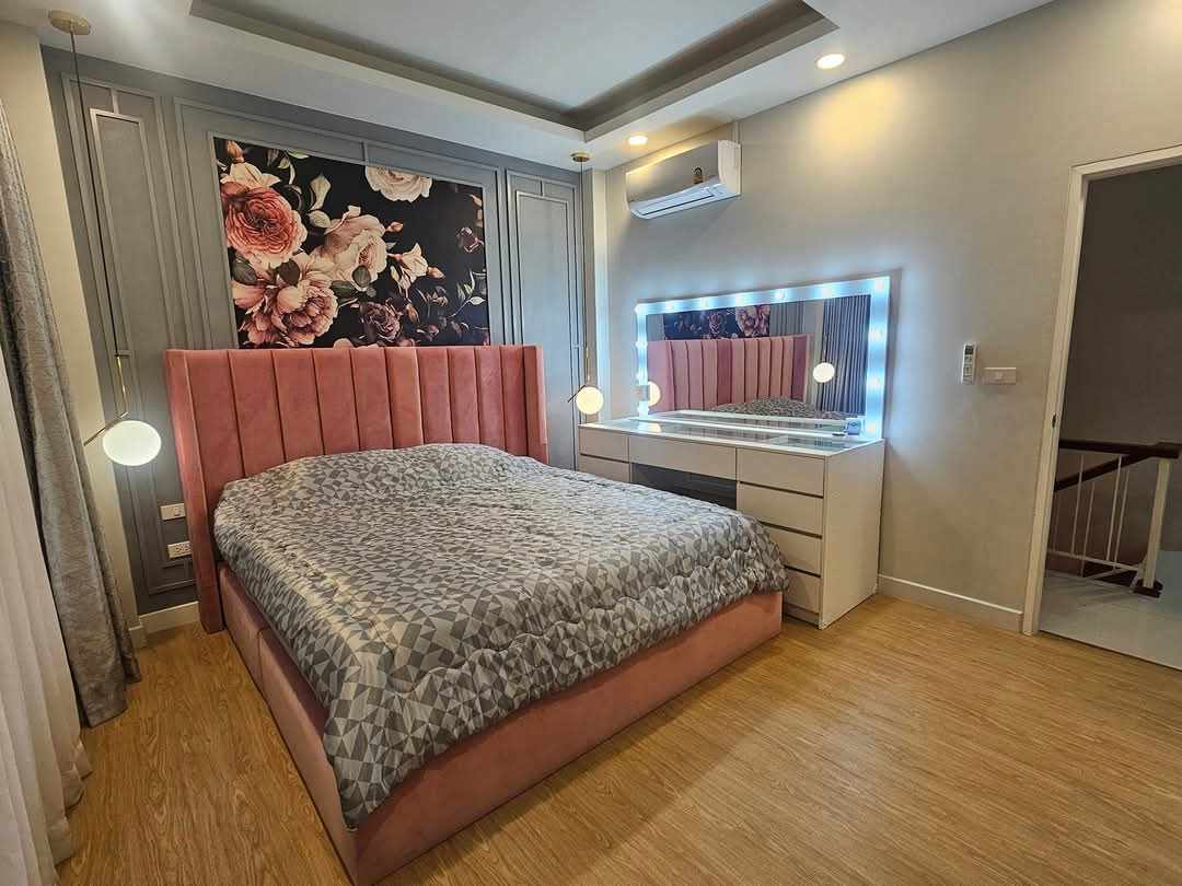 For Rent : Kohkaew, 2-story detached house, Sino architectural style, 3 Bedrooms 3 Bathrooms