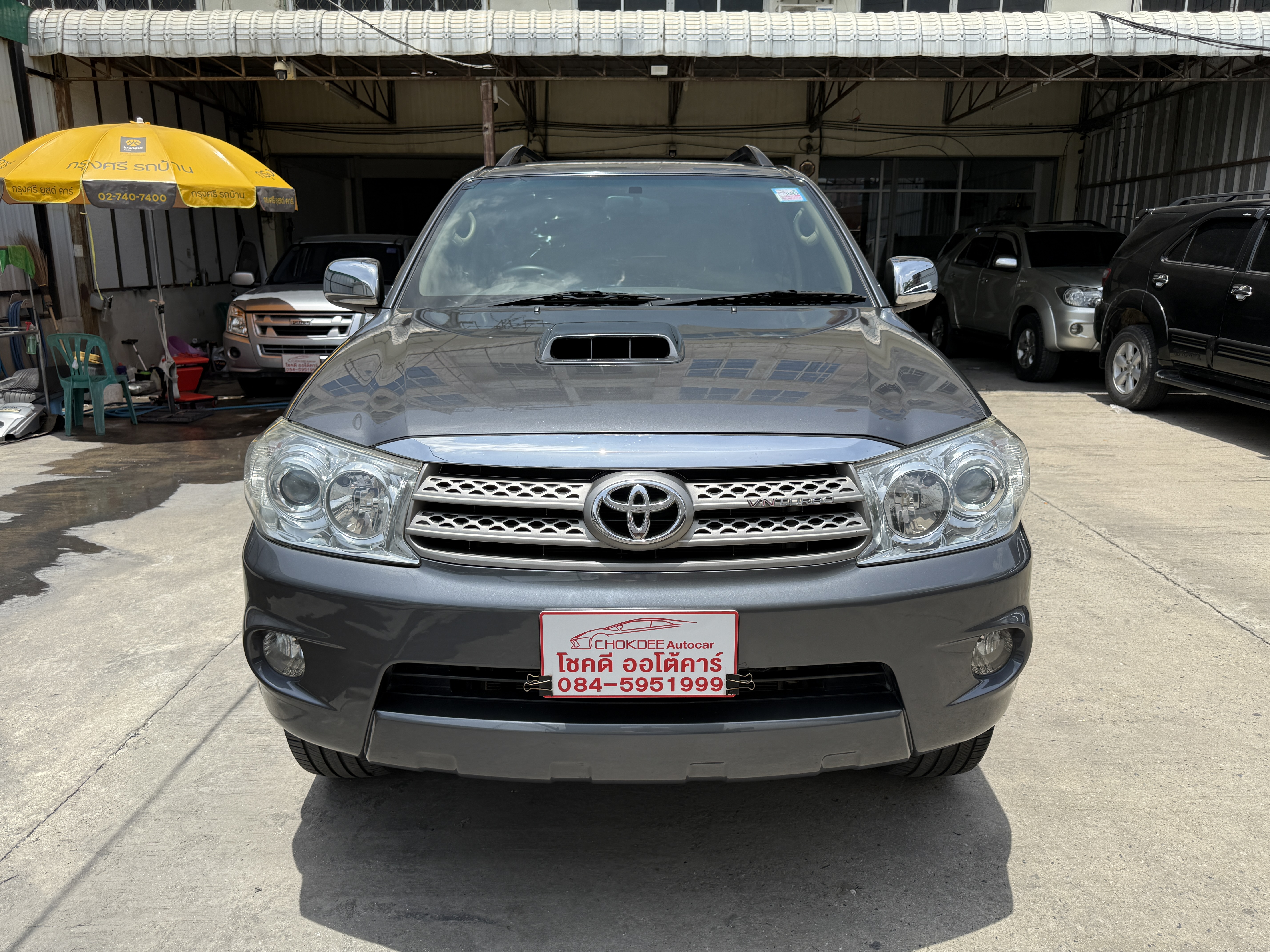 Toyota Fortuner 3.0 V 2WD At 2011 เทาดำ