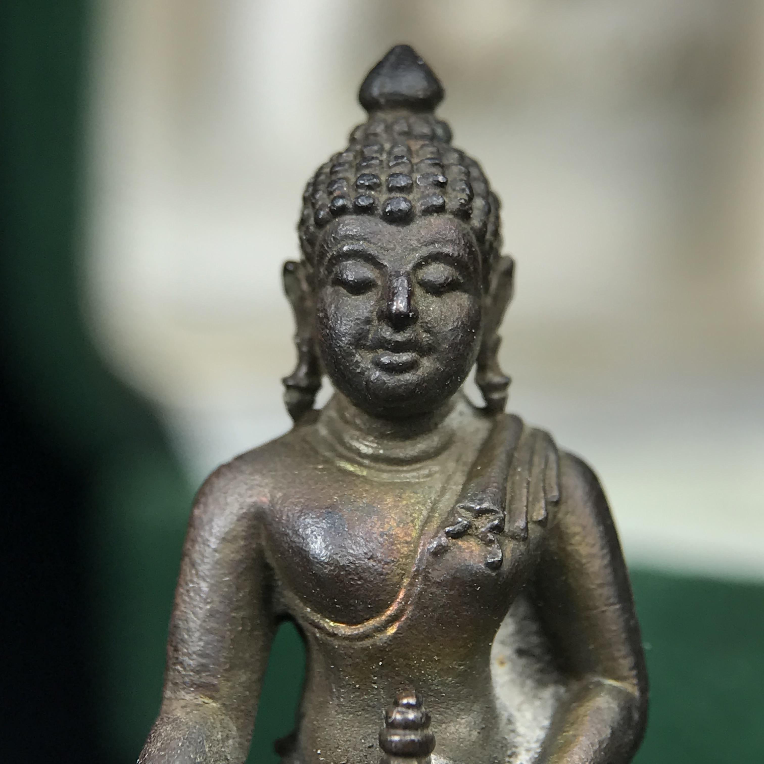 พระกริ่งวาสนา(รุ่นแรก) 80 พรรษา สมเด็จพระสังฆราช (วาสน์) วัดราชบพิธฯ ปี2521 เนื้อนวโลหะ(ตอกโค๊ตพระปิดตา) โดยมีหลวงปู่โต๊ะ วัดประดู่ฉิมพลีร่วมปลุกเสก พร้อมกล่องบรรจุเดิม(รุ่นแรก คอตั้งตรงได้สัดส่วน หายาก)