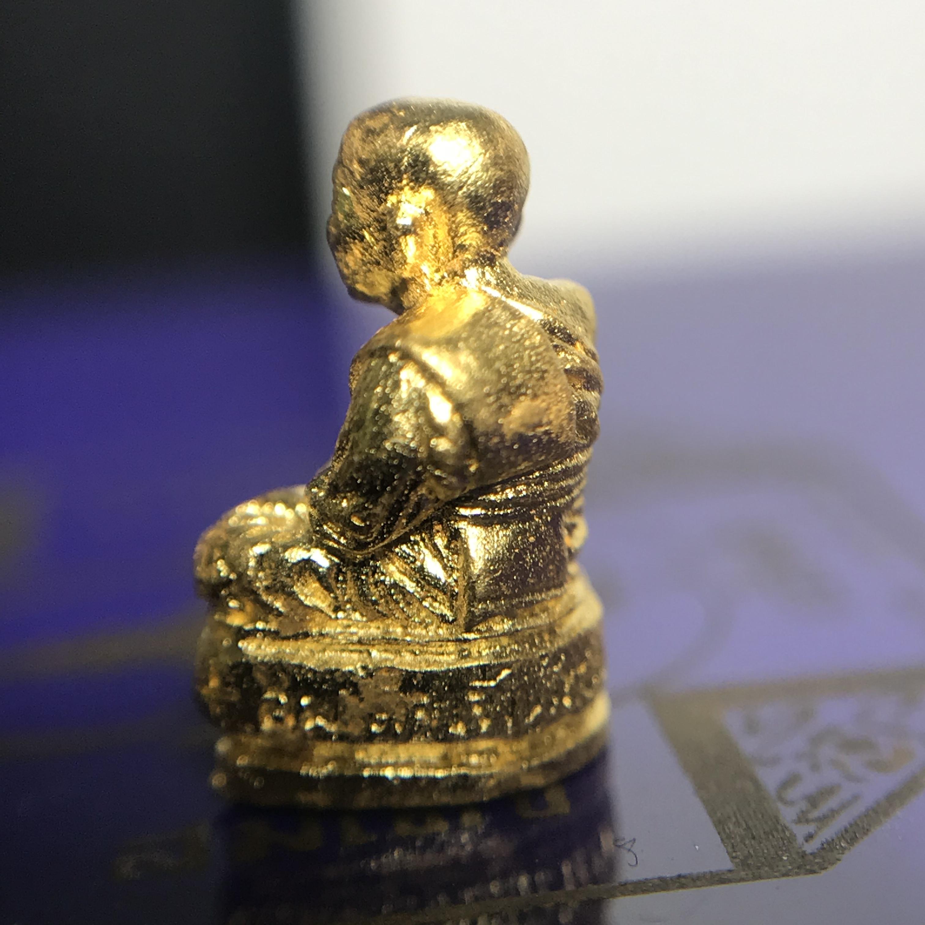 หลวงพ่อทวด สธ. รุ่นสมเด็จเจ้าฟ้ามหาจักรี 48พรรษา จัดสร้างโดยสภากาชาดไทย ปี2546 (รูปหล่อขนาดห้อยคอ) เนื้อทองคำหนัก 2.02 กรัม พร้อมกล่องบรรจุเดิมสวยงาม