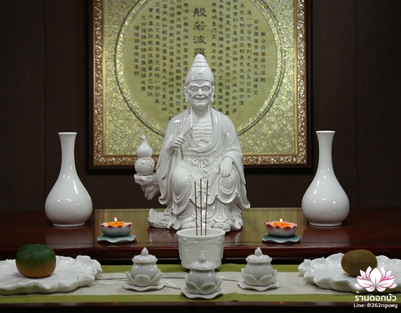 พระอรหันต์จี้กง เต้าจี้ฉานซือ งานกระเบื้องฮกเกี้ยน สีขาวเคลือบเงา ขนาด 18 นิ้ว