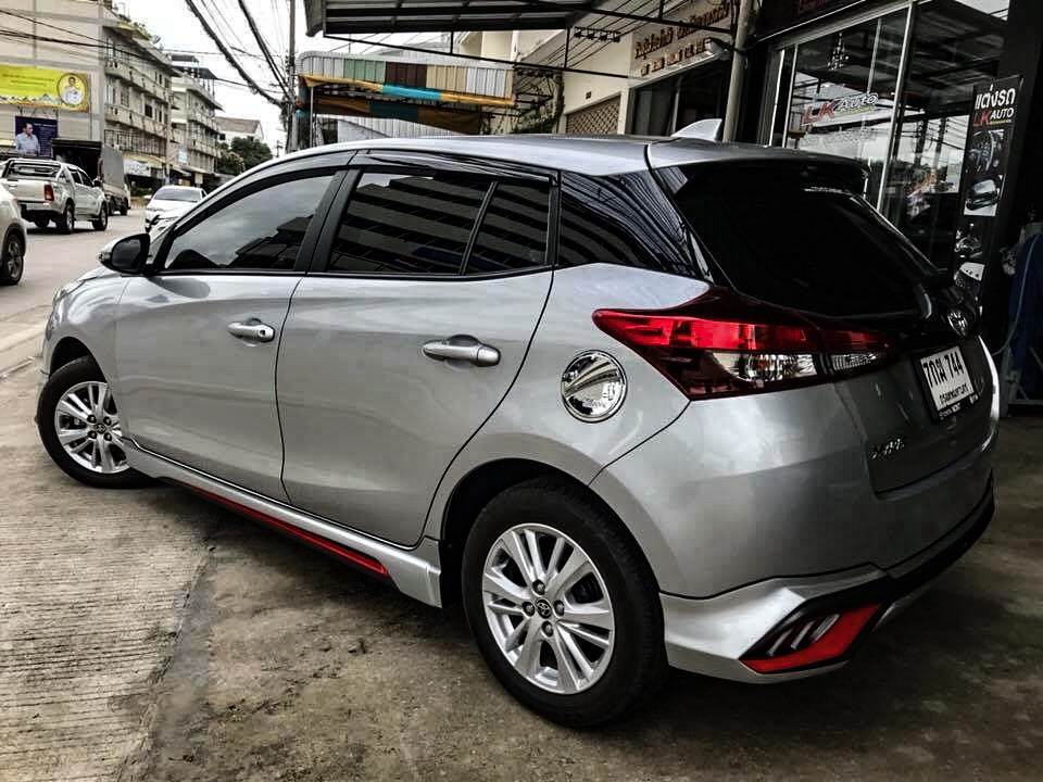 Toyota Yaris ATIV hatchback and sedan bodykits by Amotriz