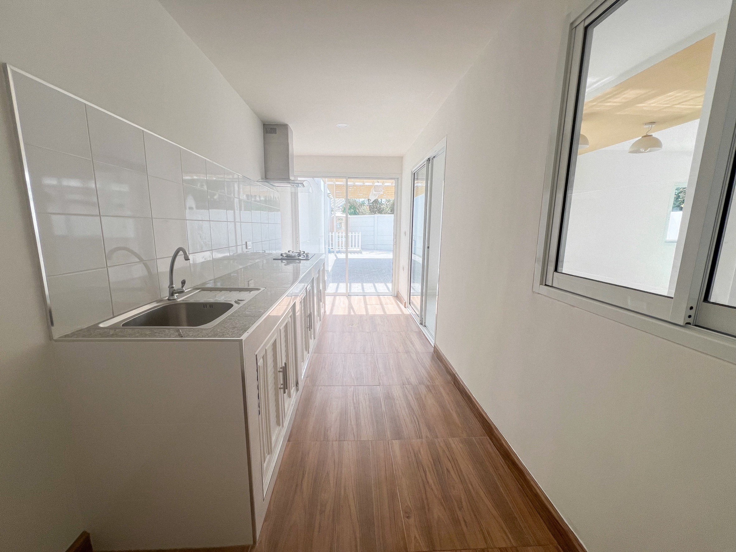 For Sale : Ratsada-Samkong, 2-Story Town Home, 3 Bedrooms 2 Bathrooms