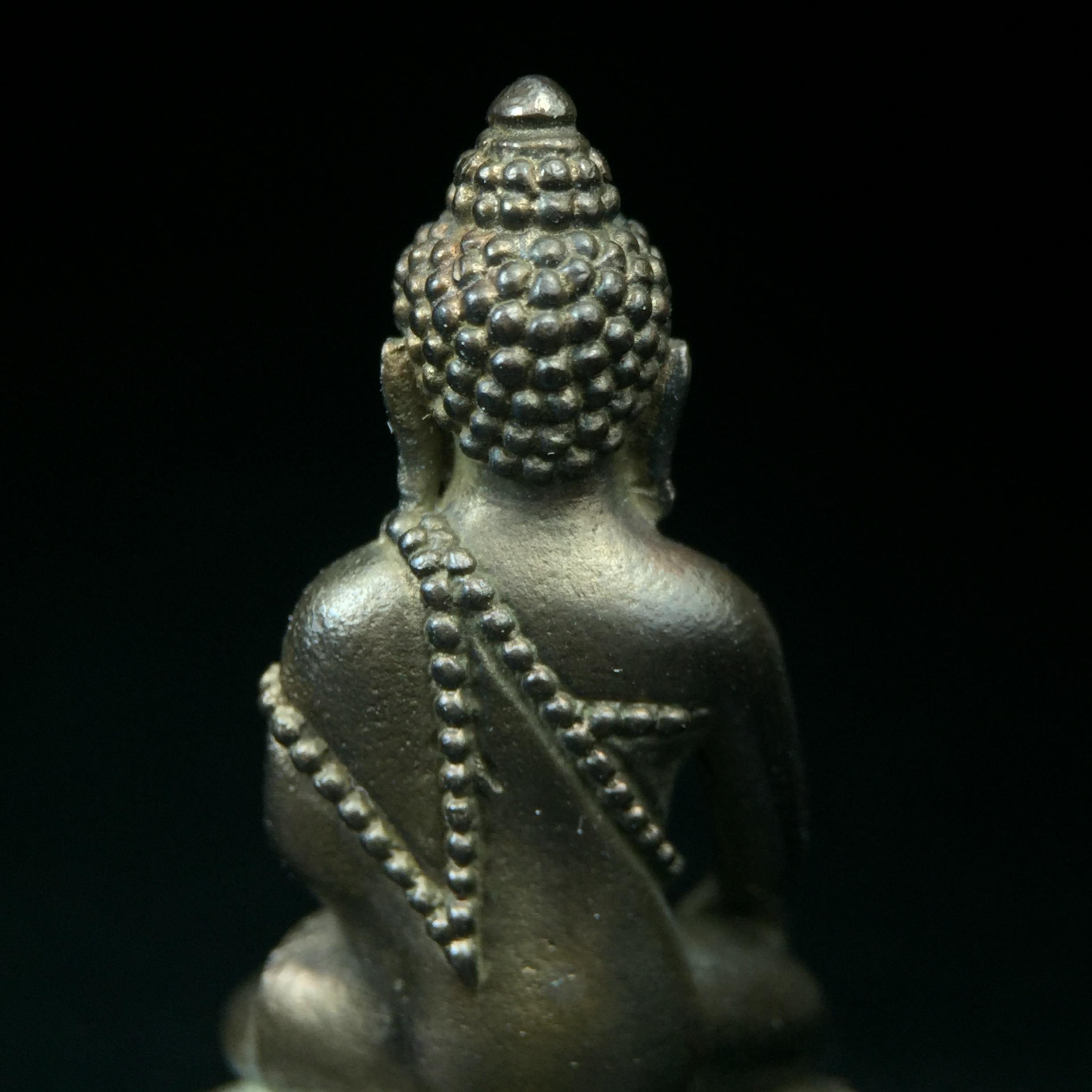 พระกริ่งศิรากาศ ภปร.(พระกริ่งคุ้มเกล้า)วัตถุมงคล"คุ้มเกล้าฯ" มูลนิธิ “คุ้มเกล้า” ในพระบรมราชูปถัมภ์ จัดสร้าง โรงพยาบาลภูมิพล เนื้อนวโลหะ(พิมพ์หน้าไทย)(ในหลวงรัชกาลที่9เสด็จเททอง)(พิธีใหญ่)(นิยม)