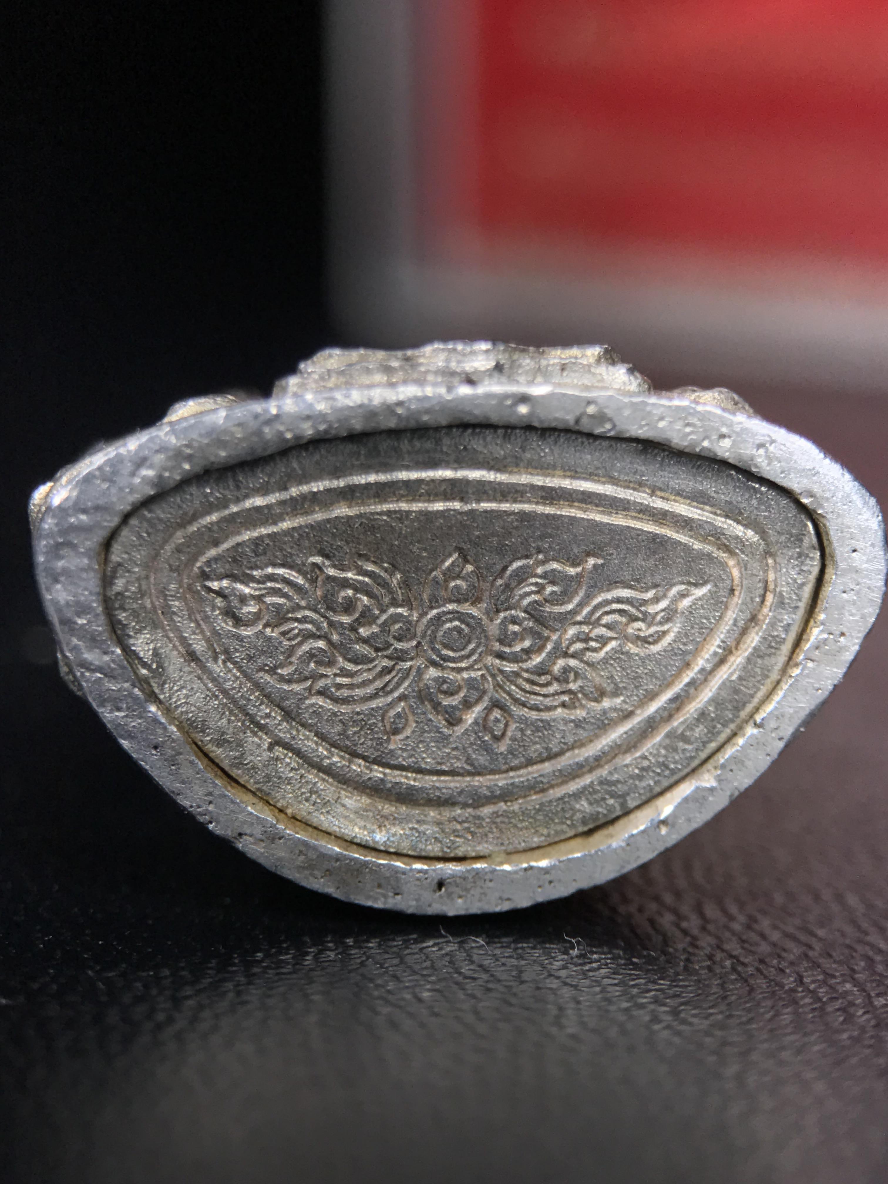 พระกริ่งปรมาภรณ์พุทธปัญญา(พระกริ่งศรีนคร 2) จัดสร้างเนื่องในมหามงคลสมัยเฉลิมพระชมน์พรรษา 5 รอบ องค์พระบาทสมเด็จพระเจ้าอยู่หัวรัชกาลที่9 ปี 2530 เนื้อเงิน (ออกแบบโดยนายช่างเกษม มงคลเจริญ มีพระอาจารย์ไสว วัดราชนัดดา กรุงเทพ เป็นเจ้าพิธีครั้งสุดท้าย)