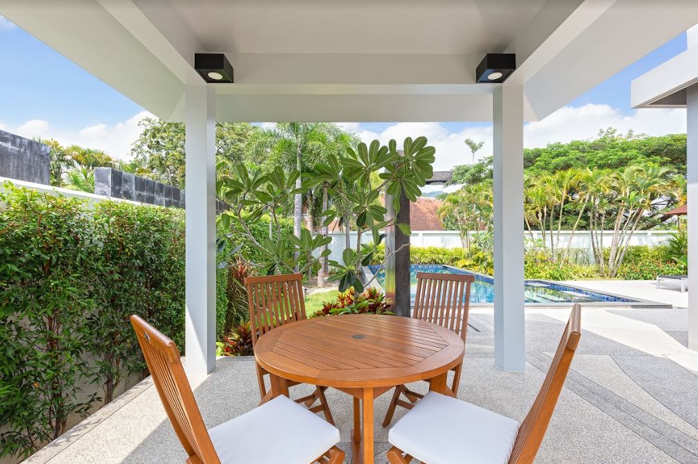 For Rent : Nai Harn, Luxury Modern Pool Villa, 3 Bedrooms 3 Bathrooms, Garden view.