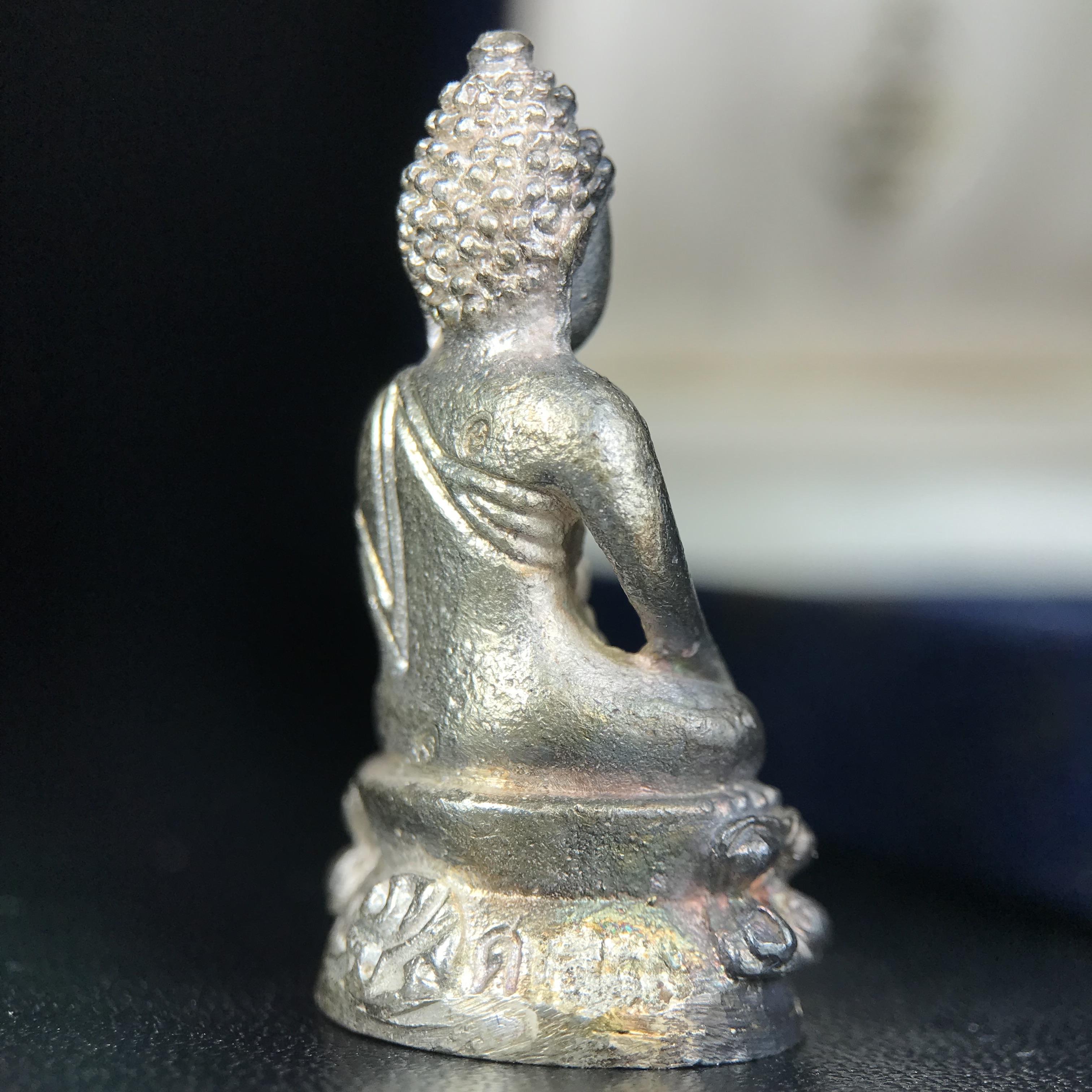 พระกริ่งศาสดา ภปร. วัดบวรนิเวศวิหาร ปี 2532 จัดสร้างในโอกาสสองทศวรรษรามาธิบดี เพื่อศูนย์การแพทย์สิริกิติ์ เนื้อเงิน(ผิวเดิมสวยงาม) (พิธีใหญ่ มวลสารมงคล สวยงามเข้มขลัง)สมเด็จพระญาณสังวร สมเด็จพระสังฆราชฯเสด็จเททอง***ตอกโค๊ตหมายเลข ๒๙๘***