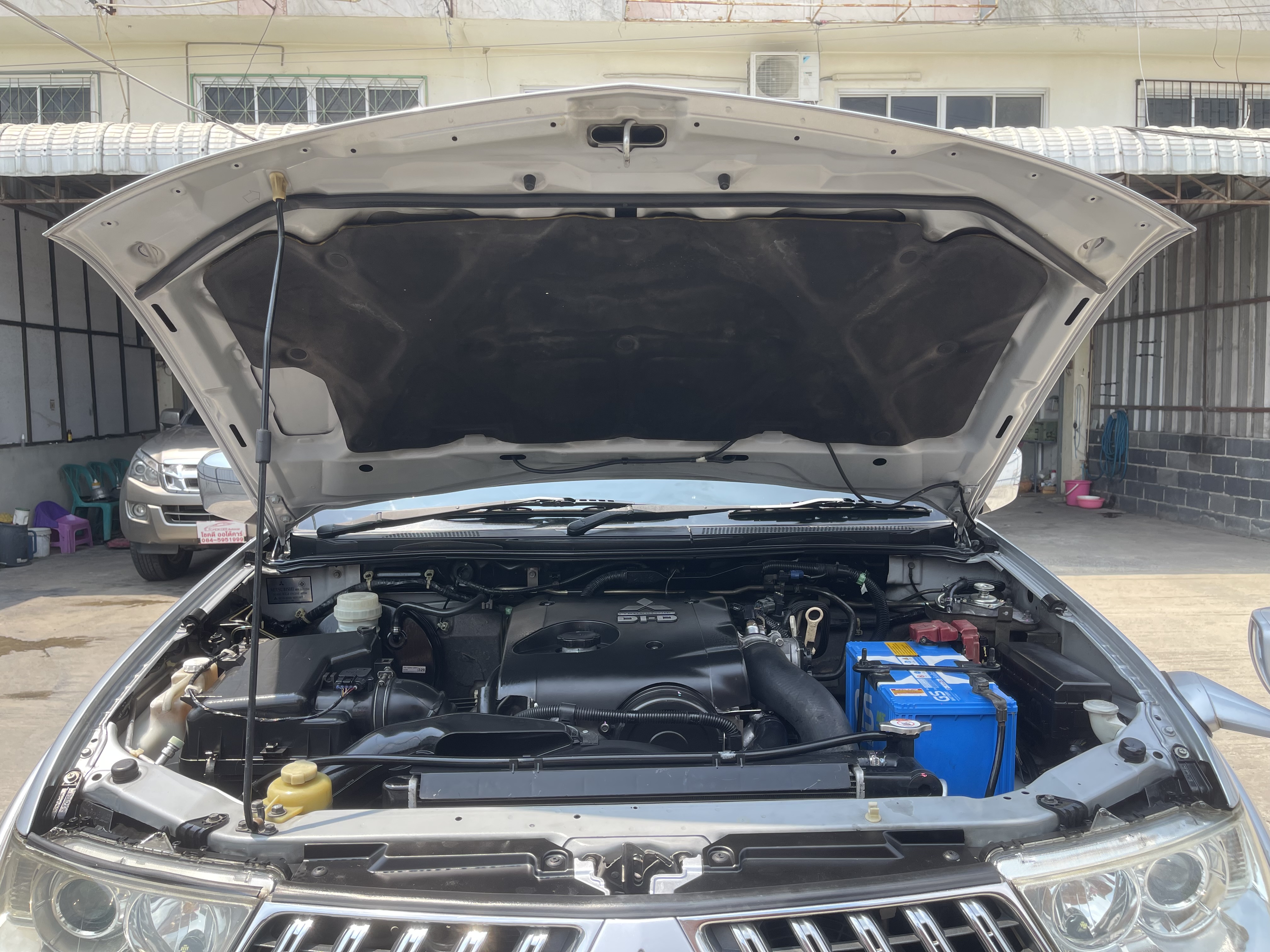 Mitsubishi Pajero Sport 2.5 GT 2WD At 2011 เงิน