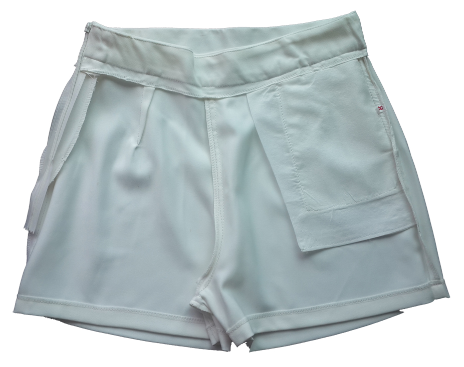 กางเกงขาสั้นเอวสูงผ้าฮานาโกะ สีขาว กระเป๋าขวา ซิปซ้าย Size S M L XL